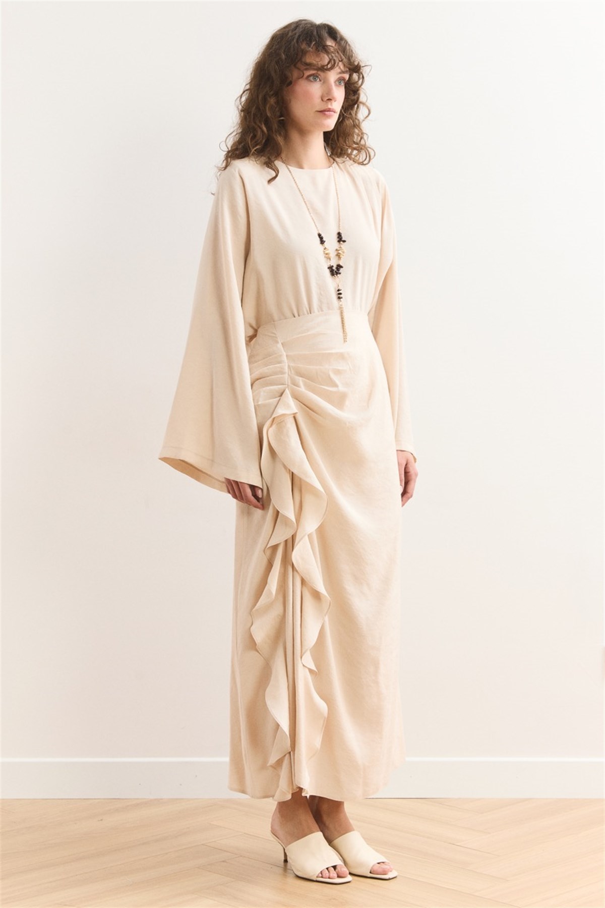 Fırfır Etek Detaylı Takım - Bej