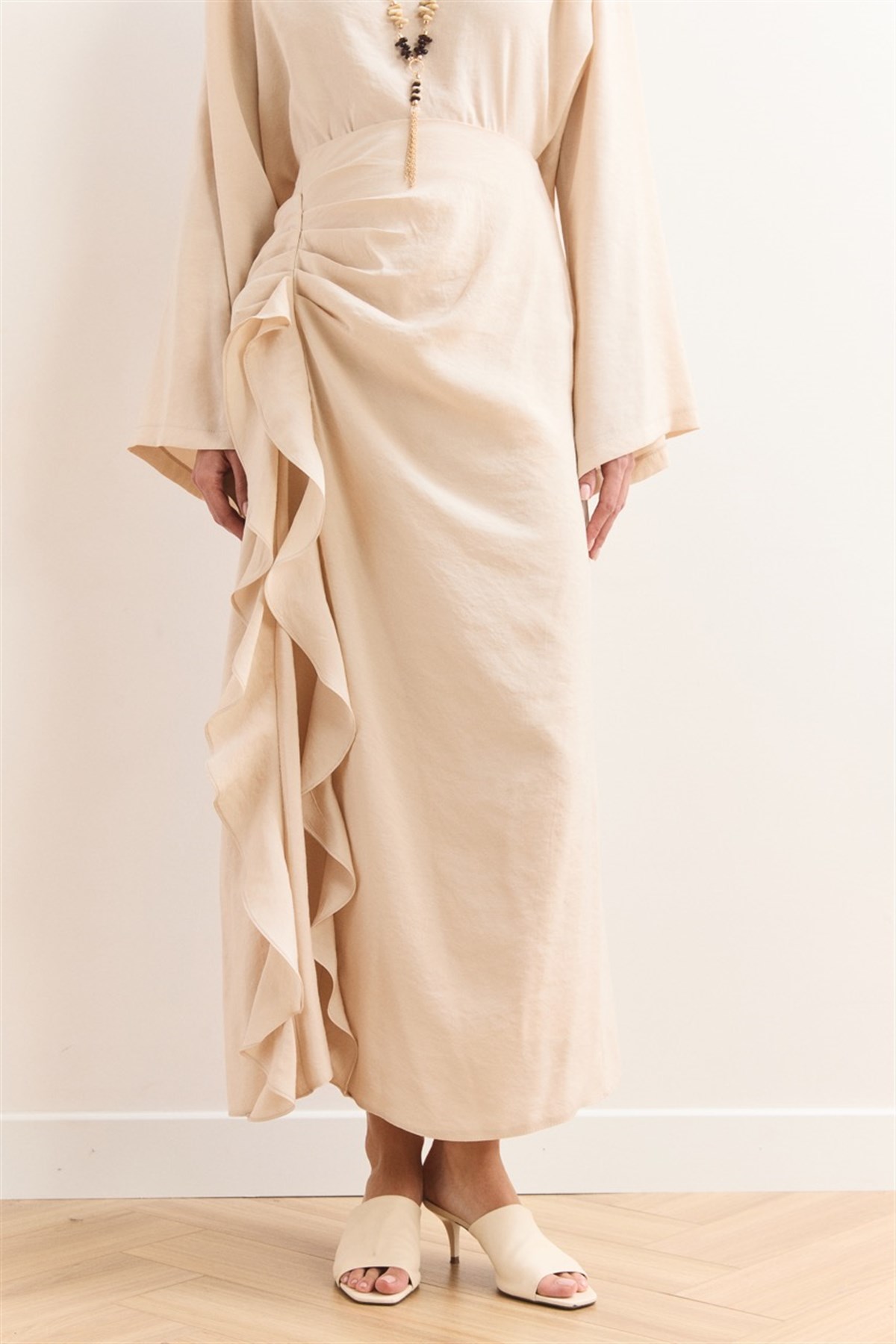 Fırfır Etek Detaylı Takım - Bej