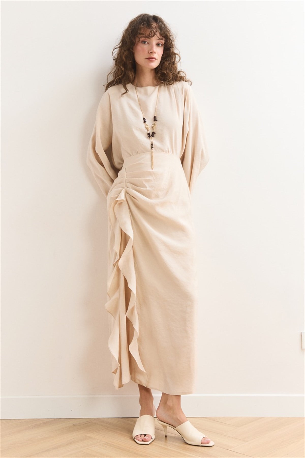 Fırfır Etek Detaylı Takım - Bej