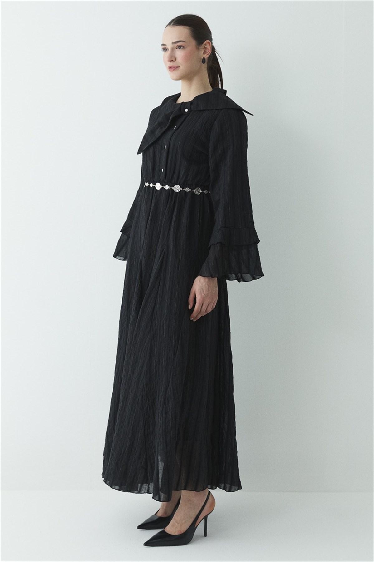 Fiyonk Detay Çizgili Astarlı Elbise - Siyah