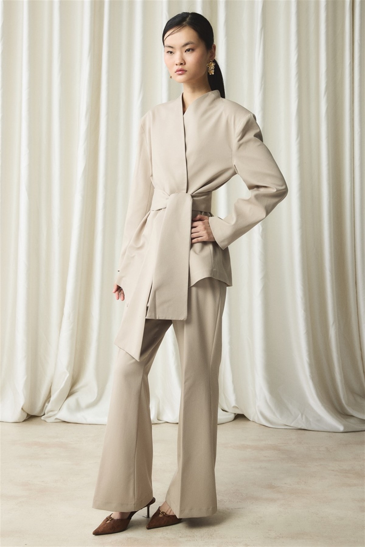 Fular Yaka Blazer Ceket Takım - Bej