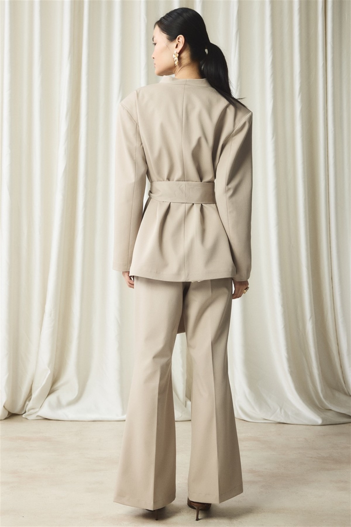 Fular Yaka Blazer Ceket Takım - Bej