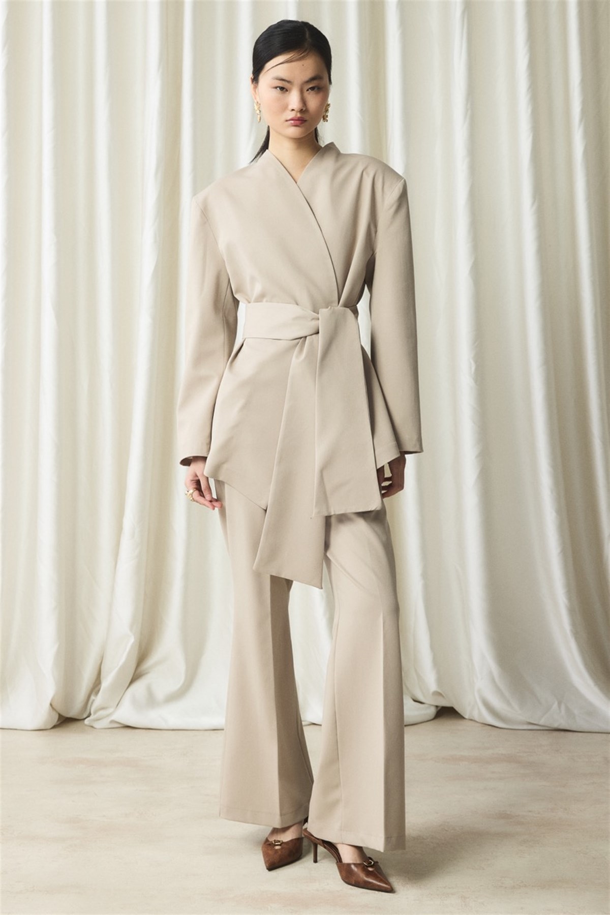 Fular Yaka Blazer Ceket Takım - Bej