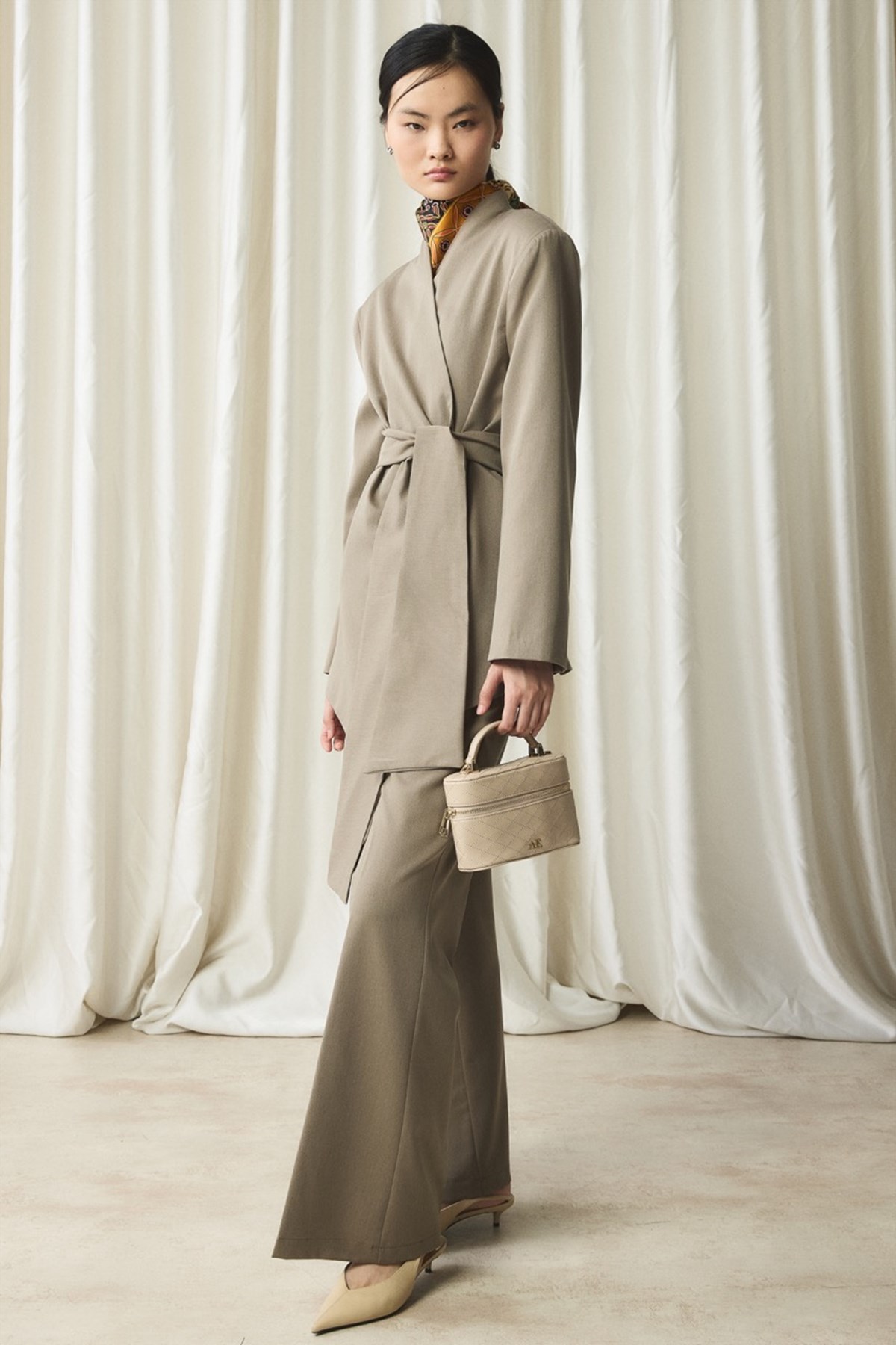 Fular Yaka Blazer Ceket Takım - Çağla