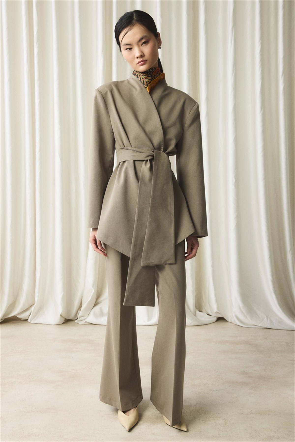 Fular Yaka Blazer Ceket Takım - Çağla