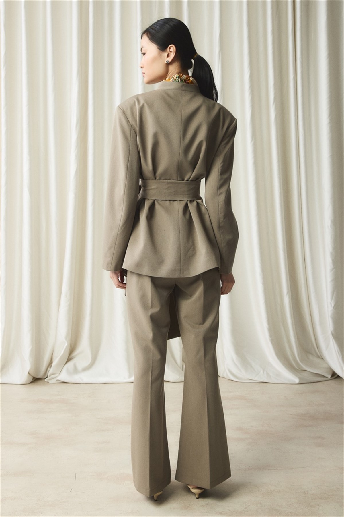 Fular Yaka Blazer Ceket Takım - Çağla