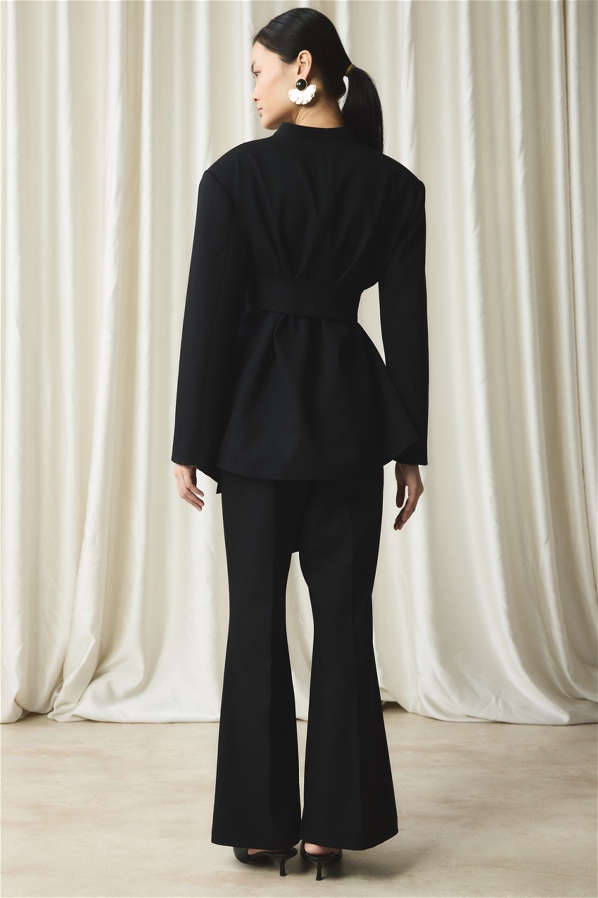 Fular Yaka Blazer Ceket Takım - Siyah