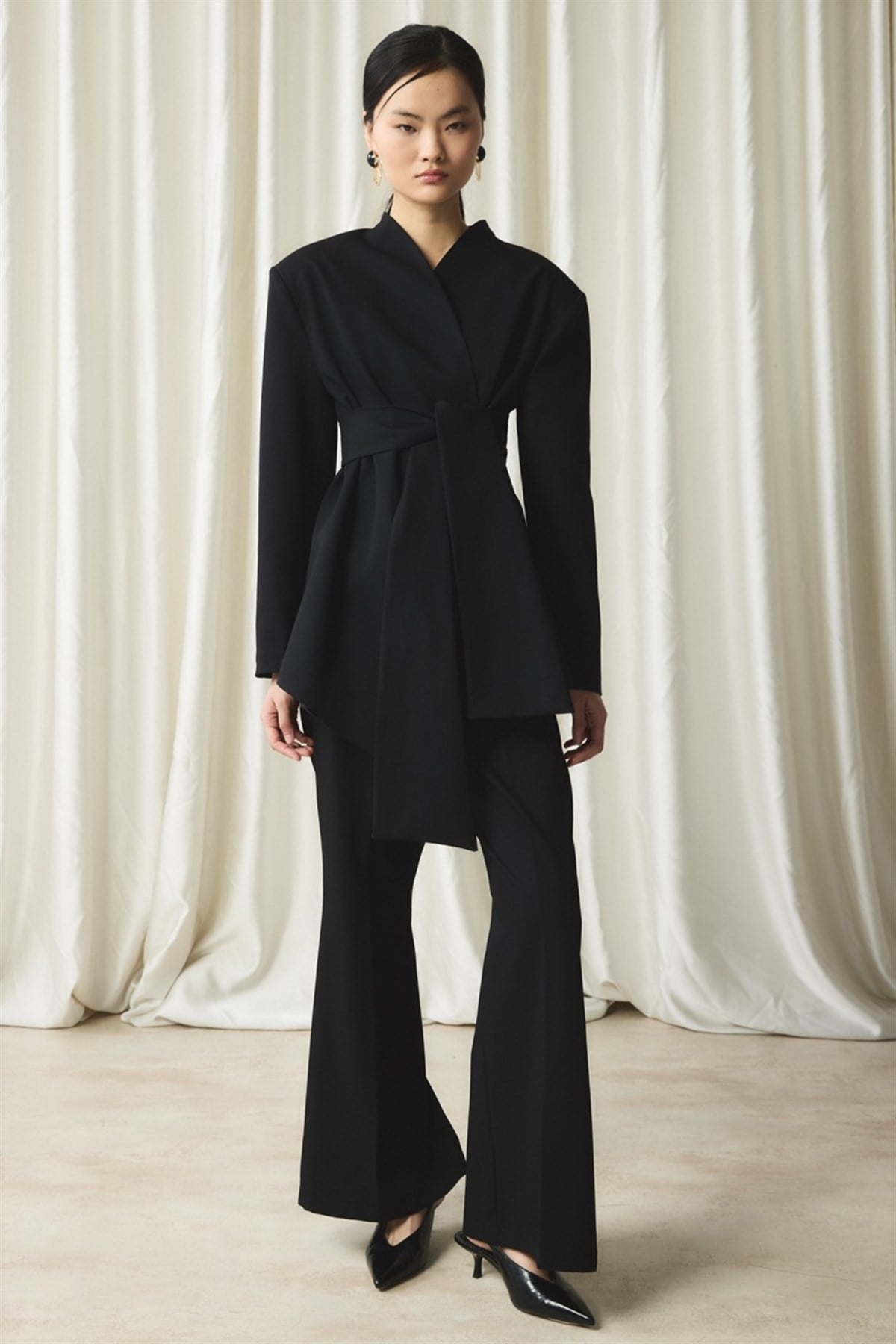 Fular Yaka Blazer Ceket Takım - Siyah