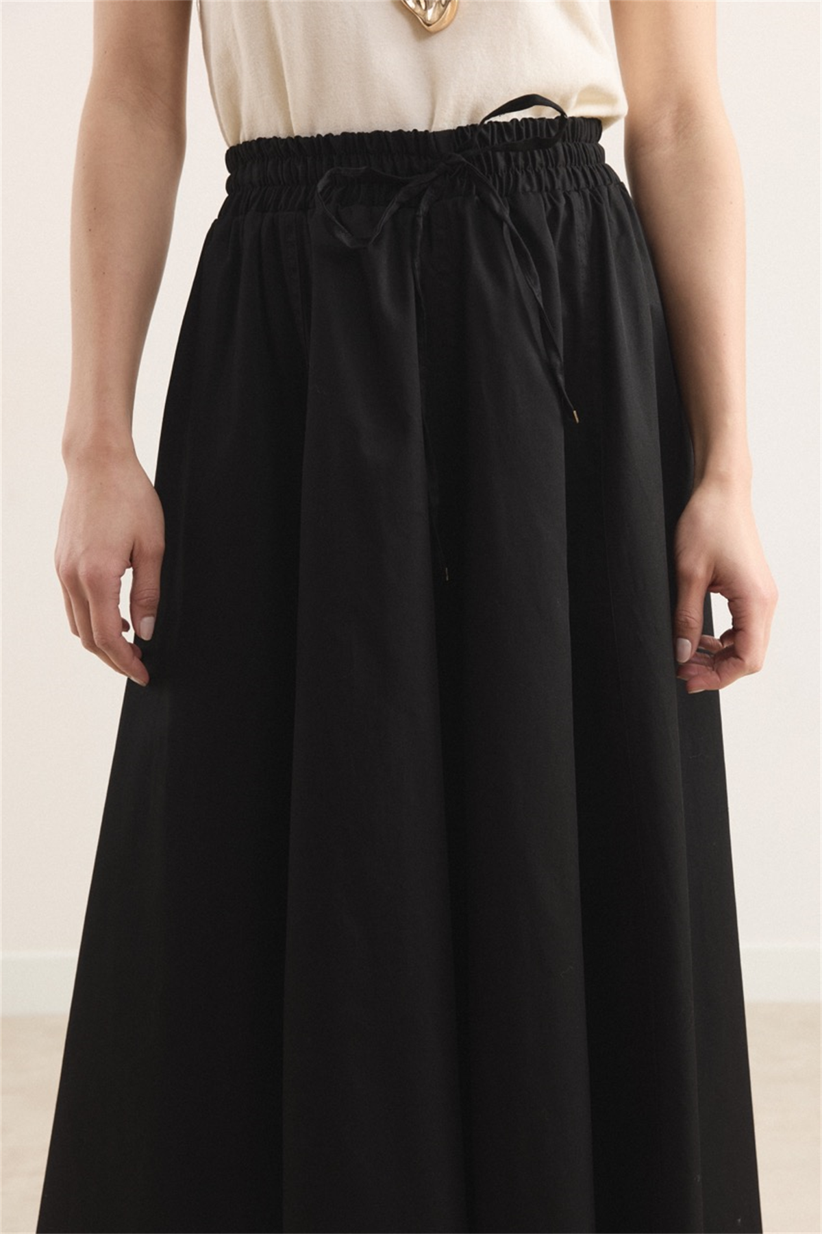 Gabardin Kloş Etek - Siyah