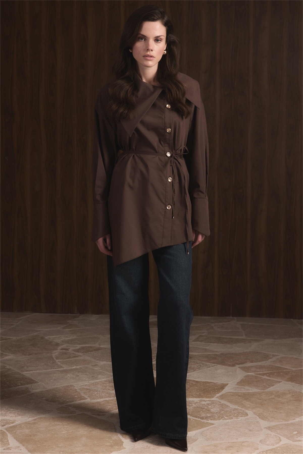 Geniş Yaka Asimetrik Gömlek - Kahve