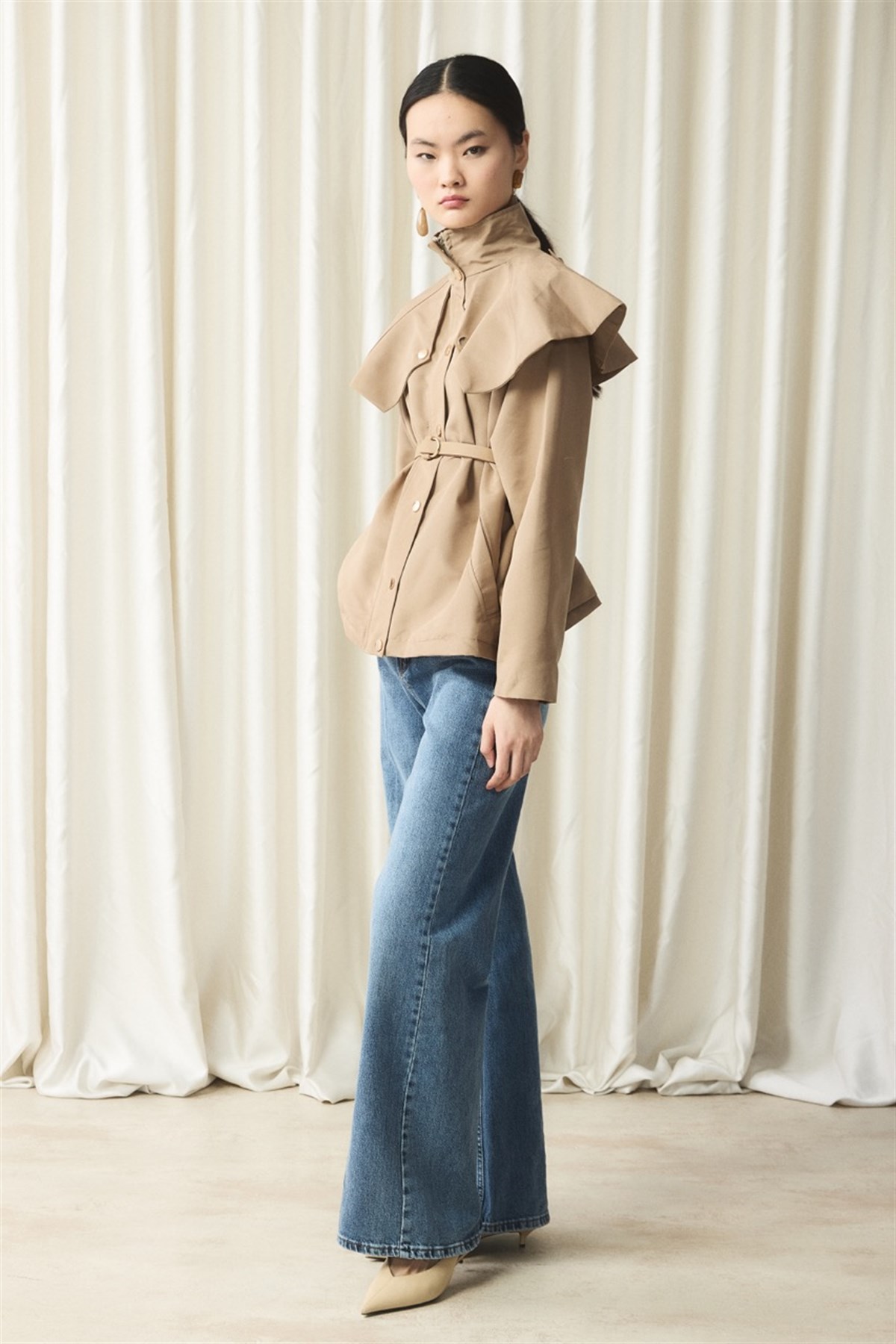 Geniş Yaka Detay Trenç - Bej