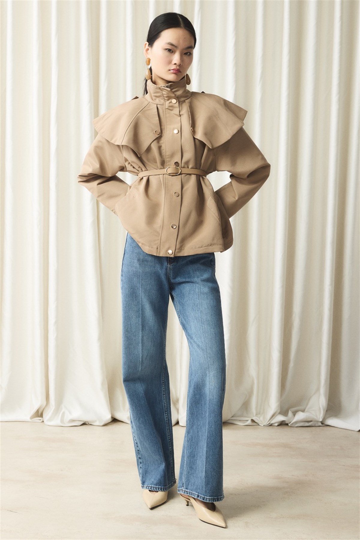 Geniş Yaka Detay Trenç - Bej