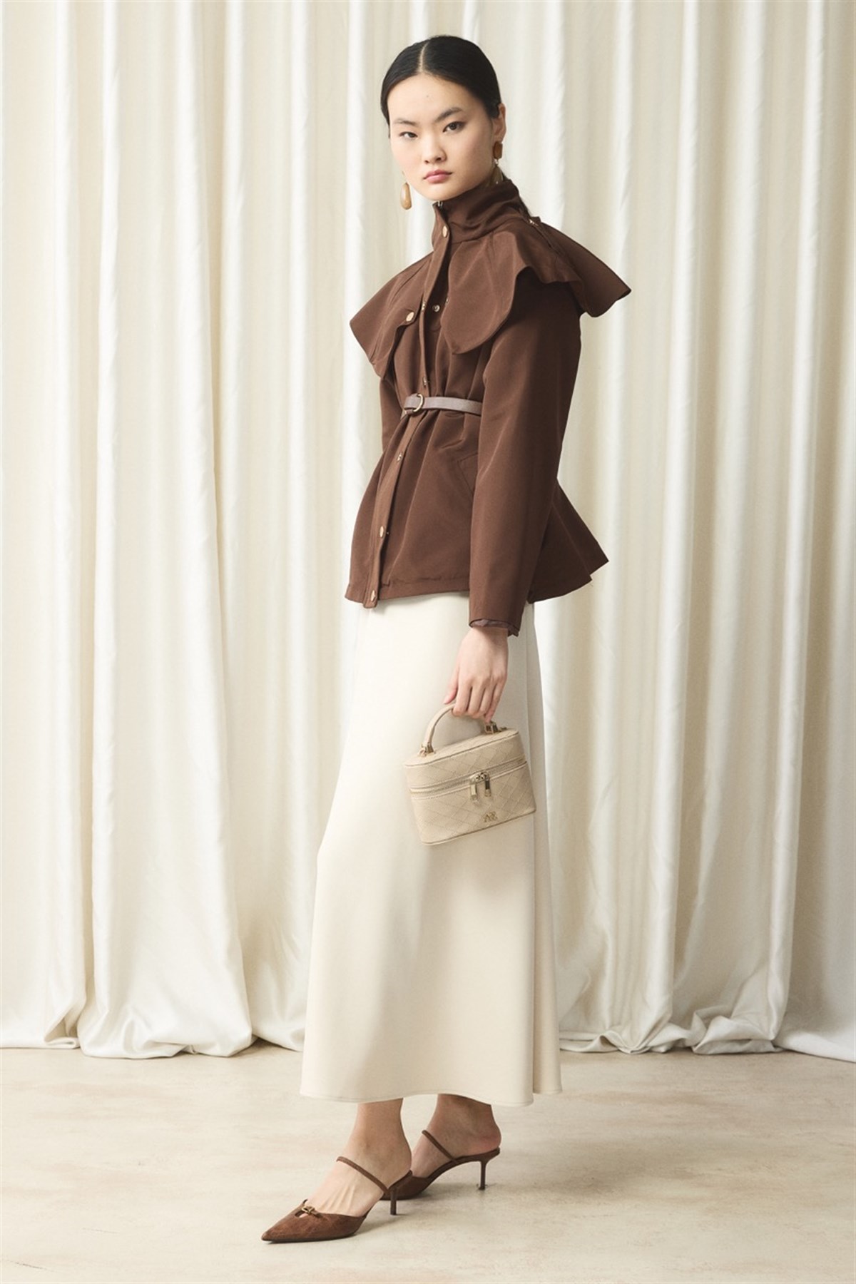 Geniş Yakalı Fırfır Detay Trenç - Kahve