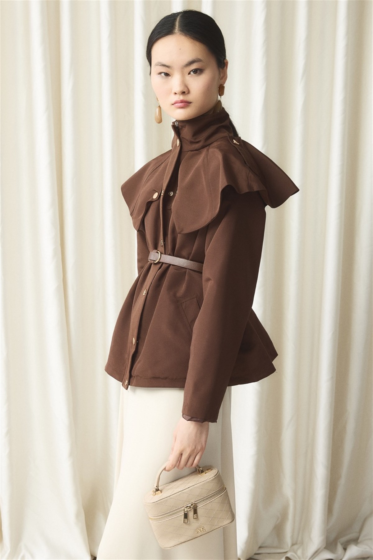 Geniş Yakalı Fırfır Detay Trenç - Kahve