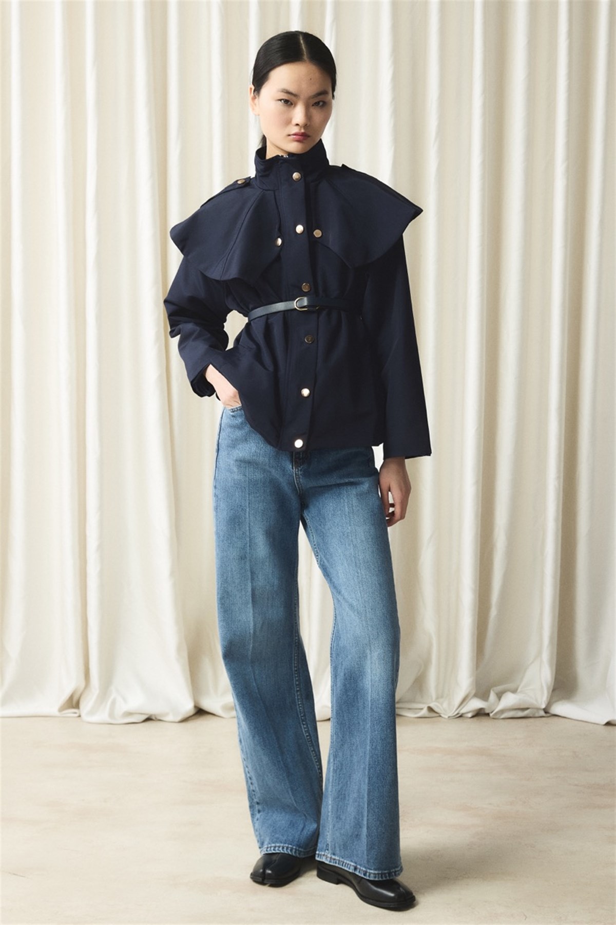 Geniş Yakalı Fırfır Detay Trenç - Lacivert