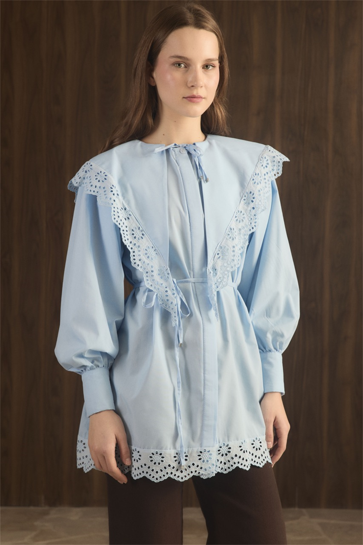 Geniş Yaka Güpürlü Dacron Gömlek - bebe mavisi