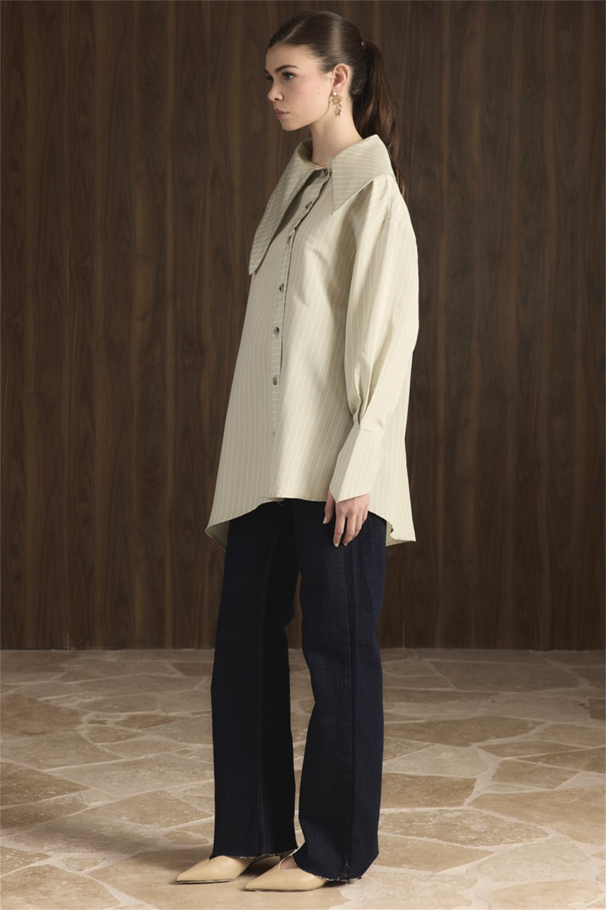 Geniş Yakalı Asimetrik Çizgili Gömlek - Mint