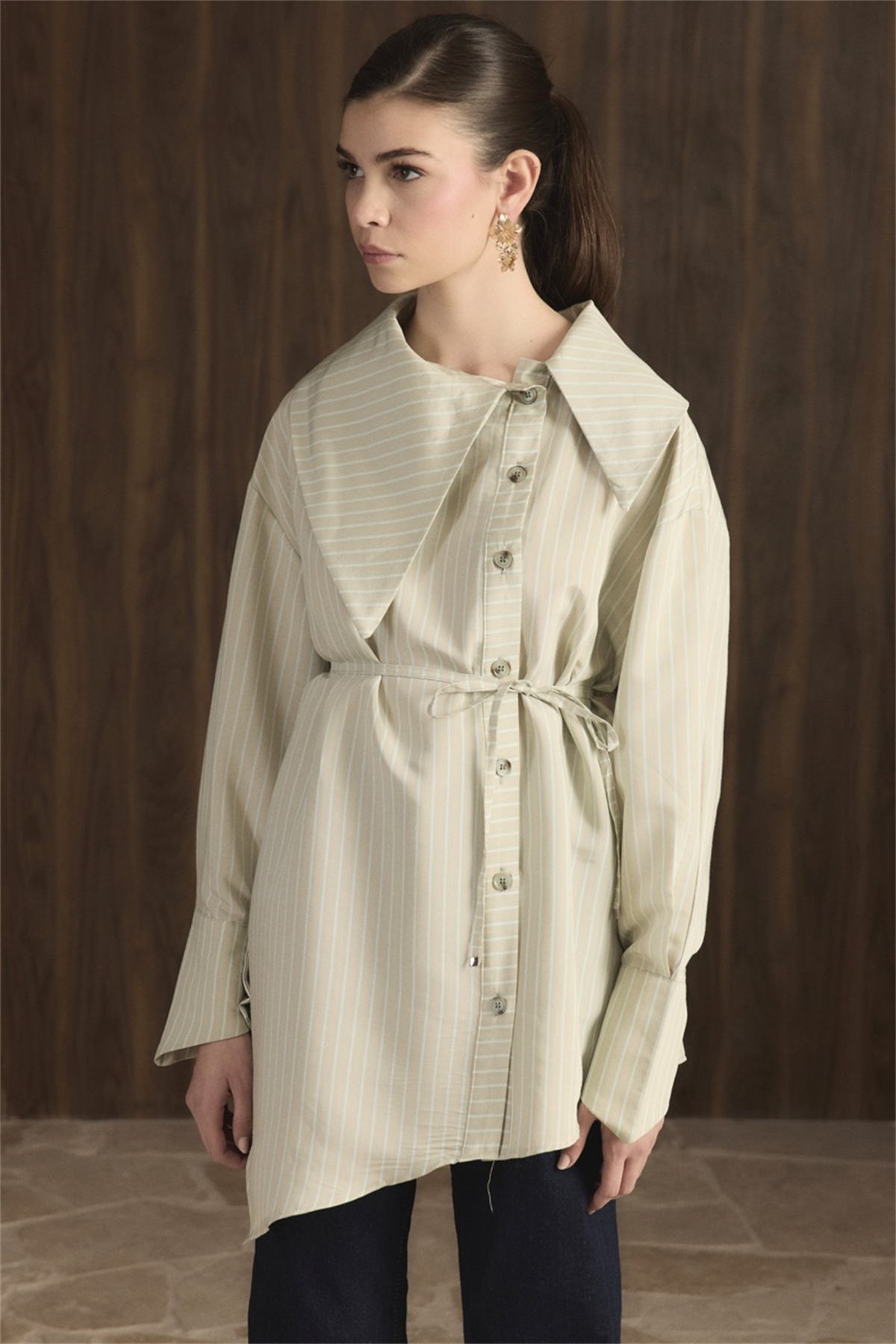 Geniş Yakalı Asimetrik Çizgili Gömlek - Mint