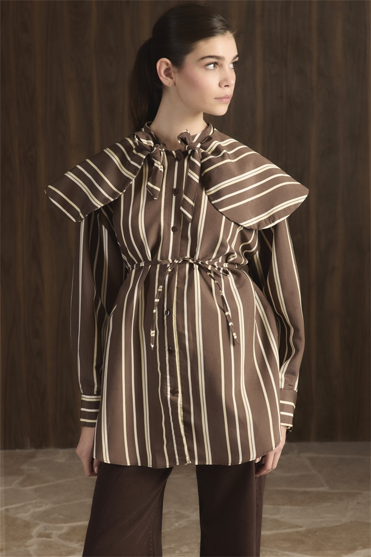 Geniş Yakalı Çizgili Gömlek - Kahve