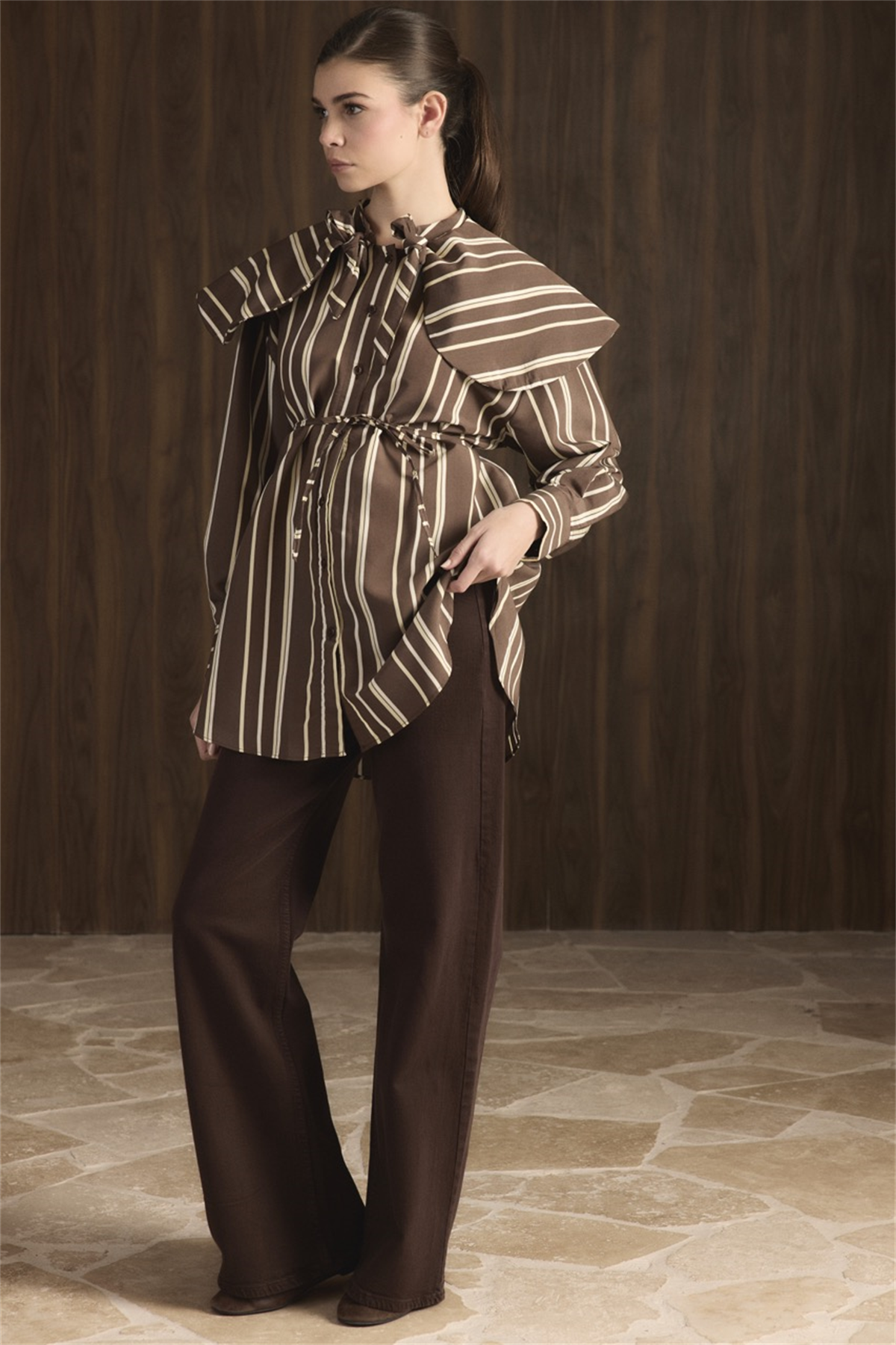 Geniş Yakalı Çizgili Gömlek - Kahve
