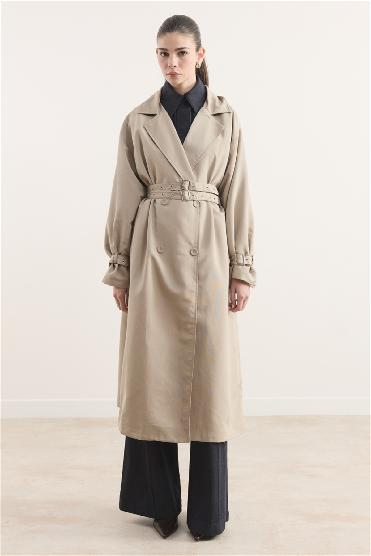 Kemer Detaylı Uzun Kruvaze Trençkot - Çağla
