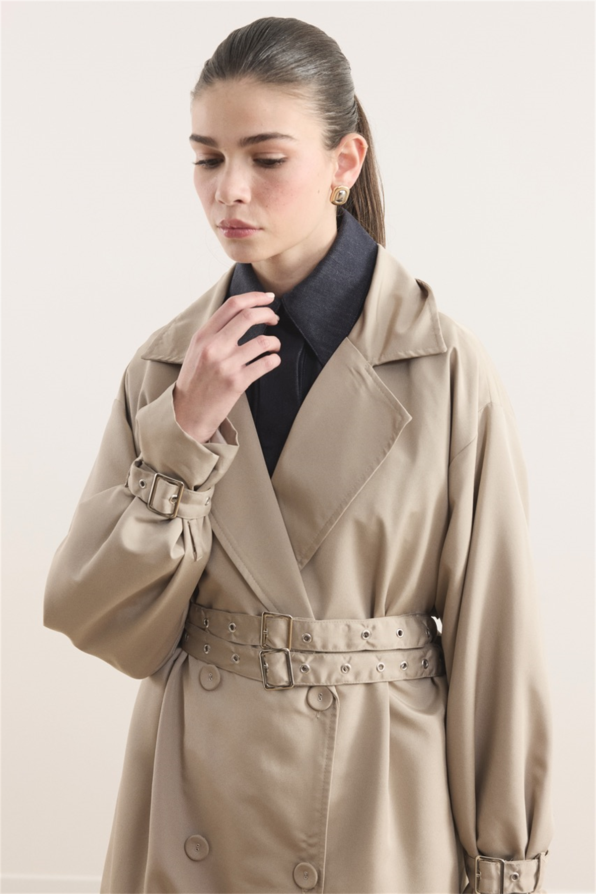 Kemer Detaylı Uzun Kruvaze Trençkot - Çağla