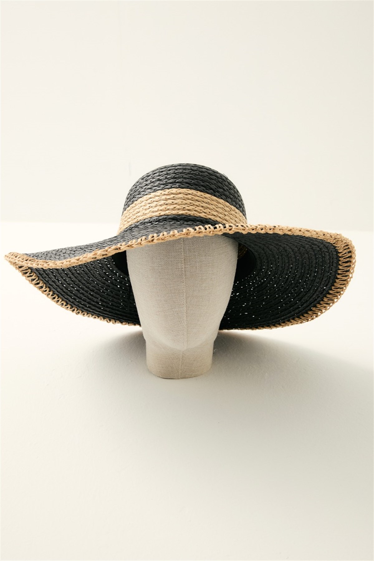 Kenarı Zikzak Detaylı Geniş Hasır Şapka - Siyah