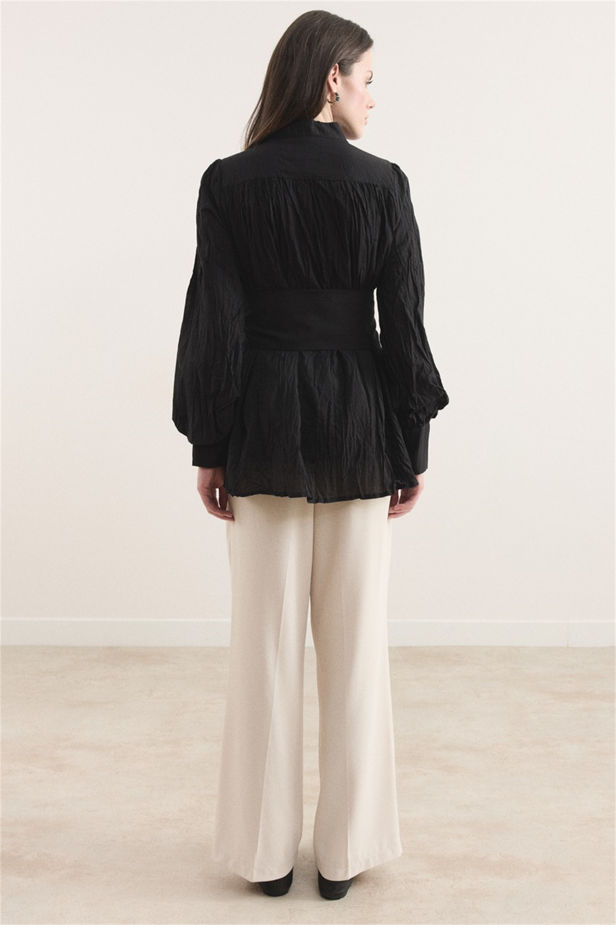 Kol Büzgülü Vual Gömlek - Siyah