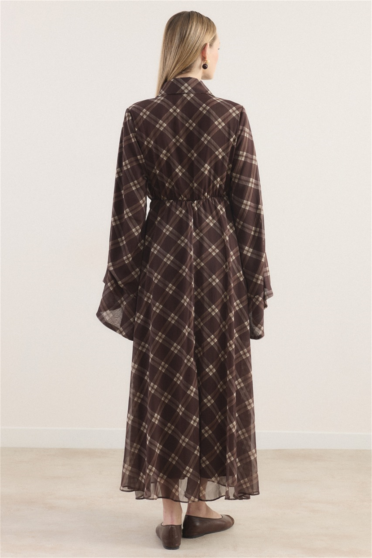 Kol Volanlı Allerli Şifon Ekose Elbise - Acı Kahve