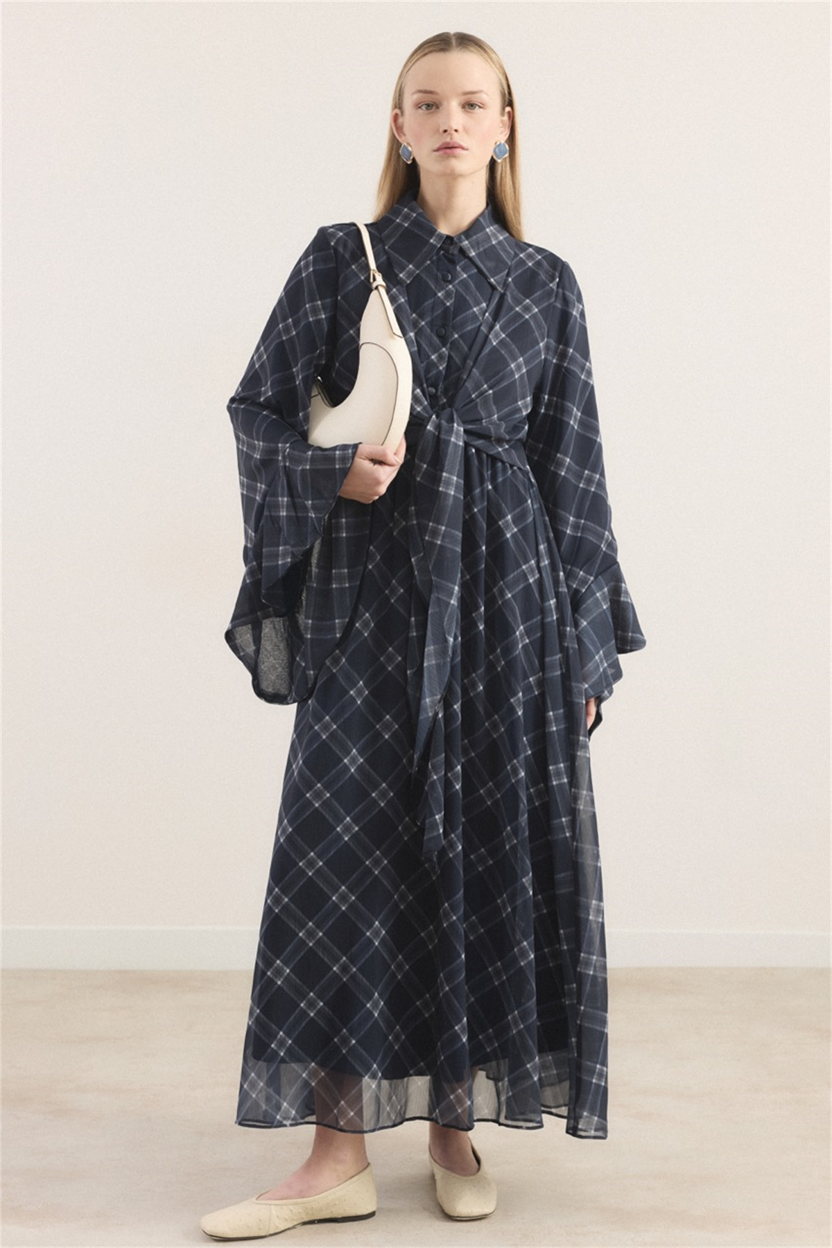 Kol Volanlı Allerli Şifon Ekose Elbise - Lacivert