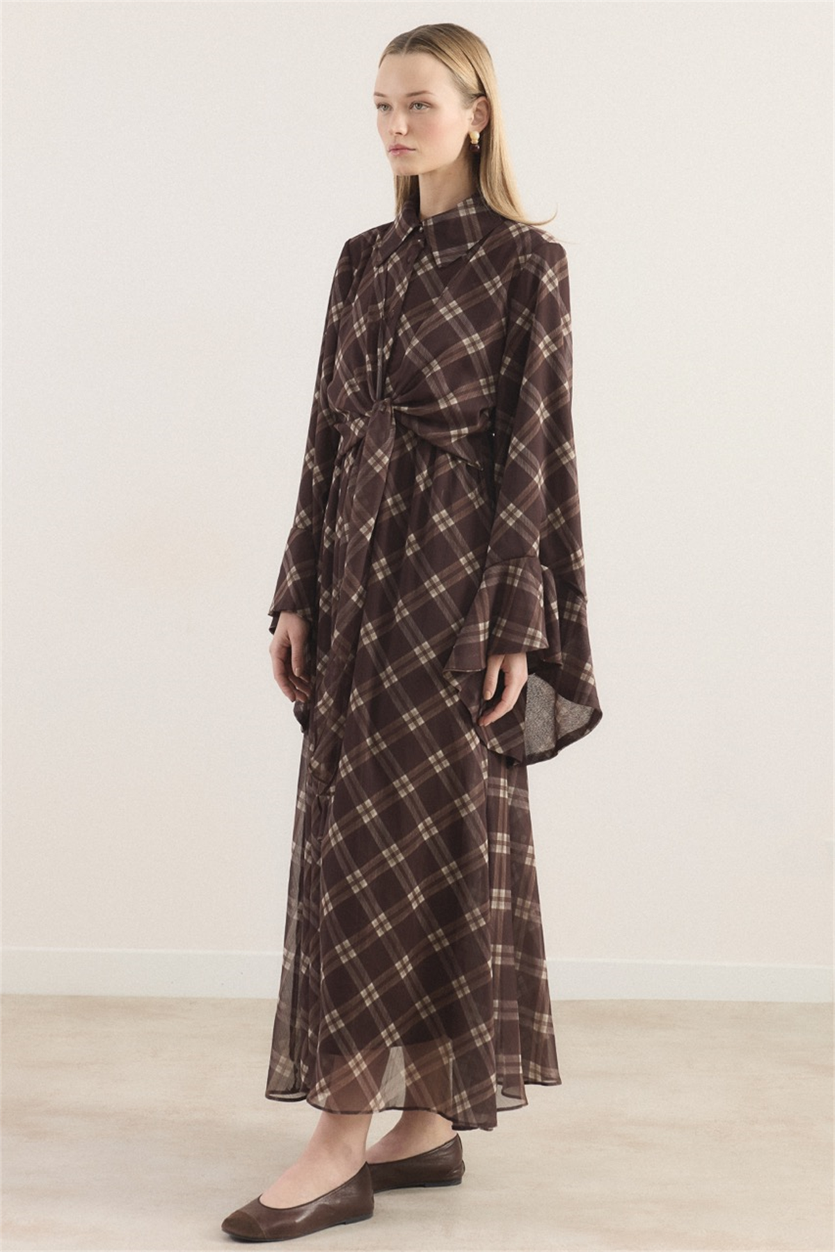 Kol Volanlı Allerli Şifon Ekose Elbise - Acı Kahve