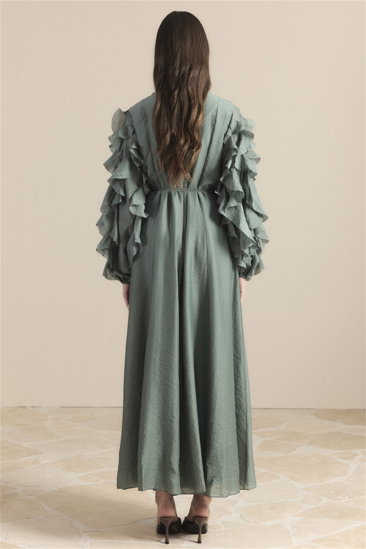 Kolları Fırfırlı Volanlı Elbise - Yeşil