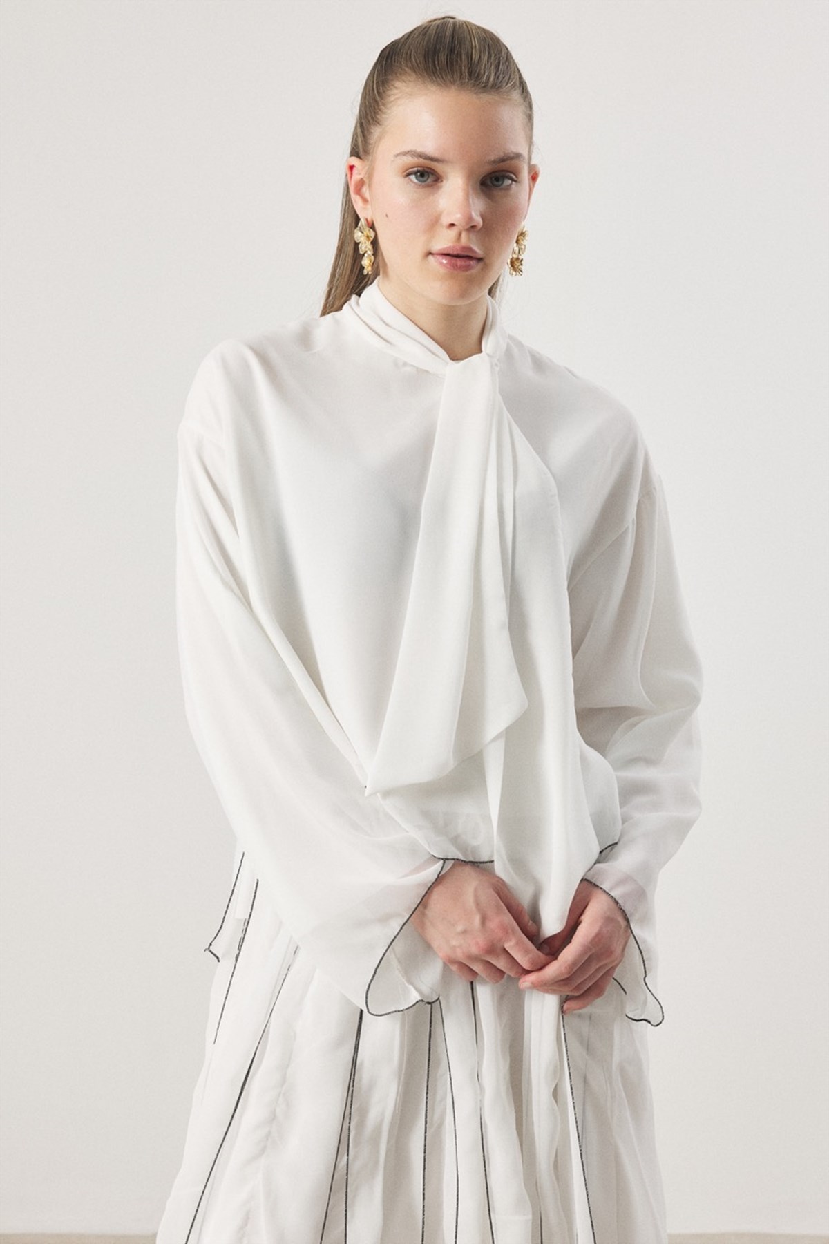 Kravat Bağlamalı Pileli Etek Takım - Ekru