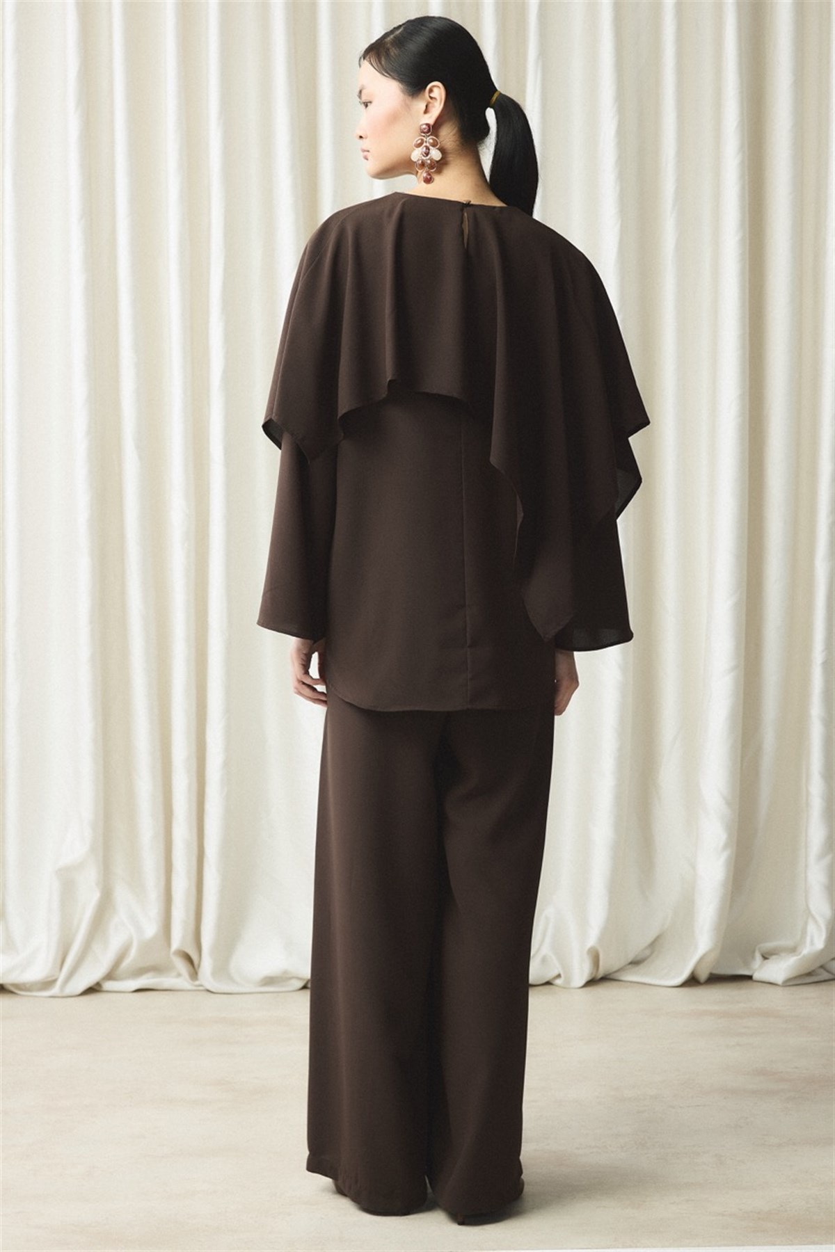 Linda Yaka Atkılı Takım - Kahve