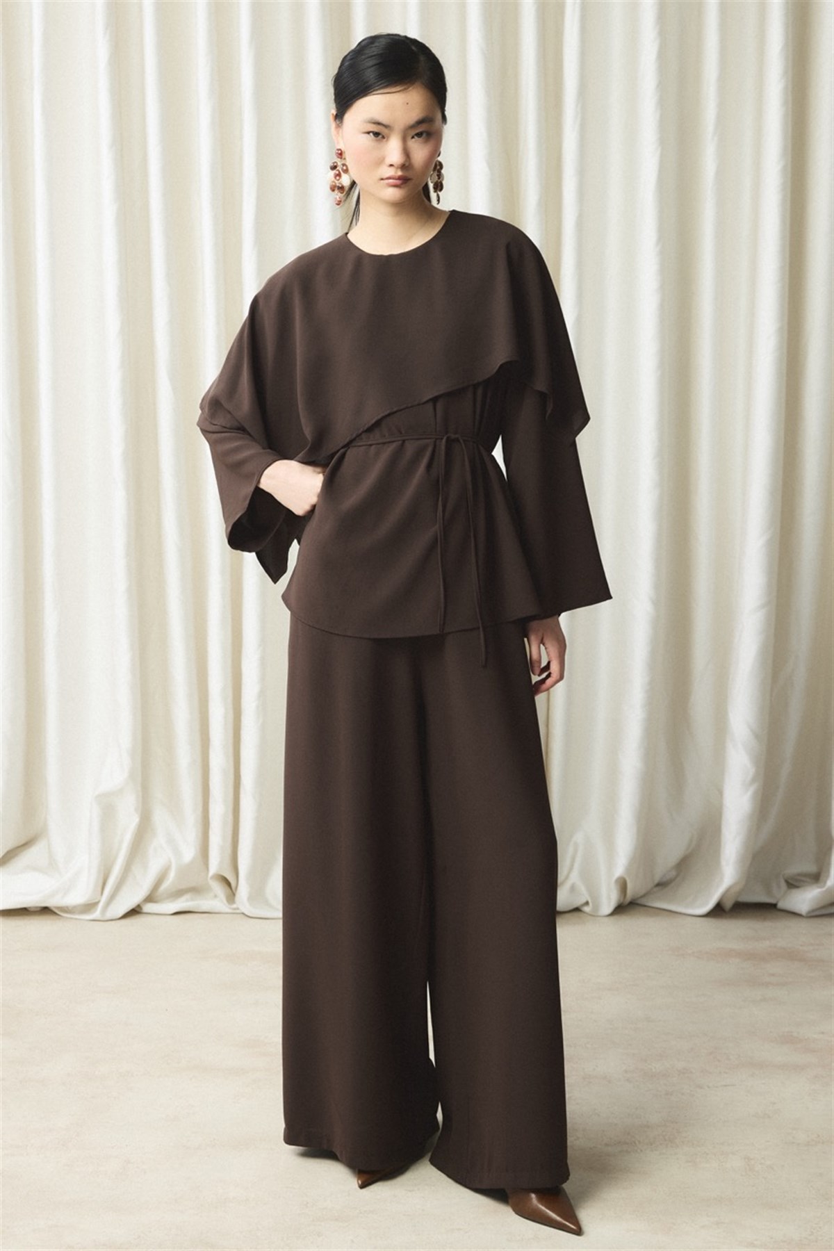 Linda Yaka Atkılı Takım - Kahve