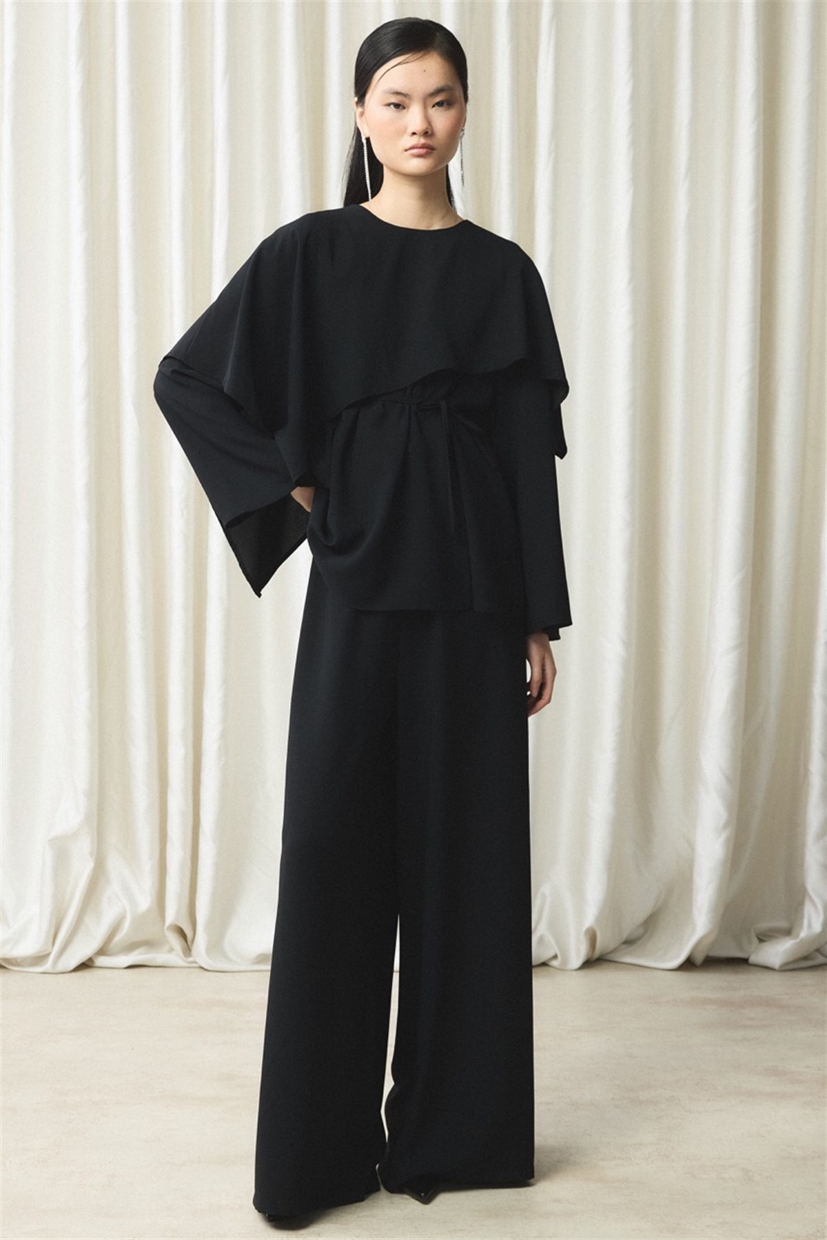 Linda Yaka Atkılı Takım - Siyah