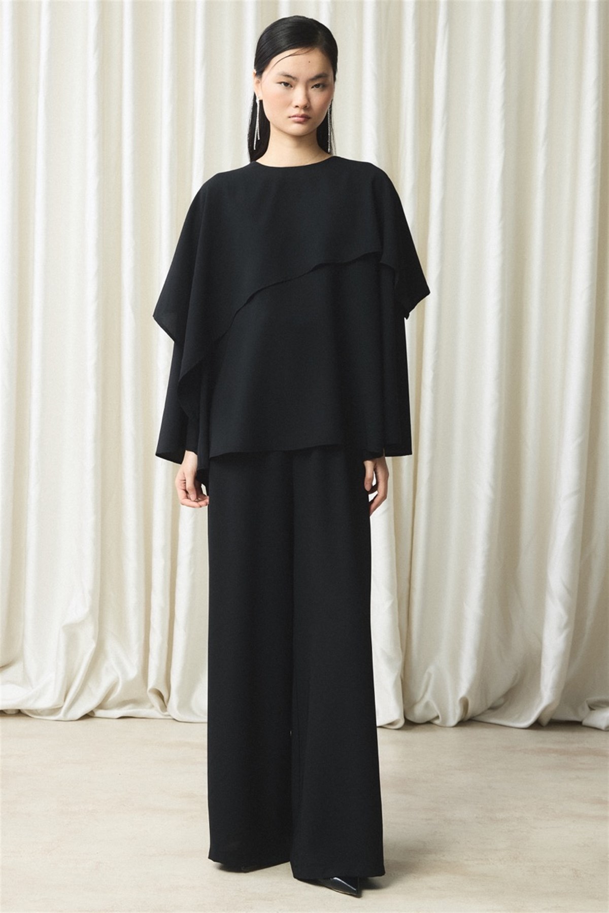 Linda Yaka Atkılı Takım - Siyah