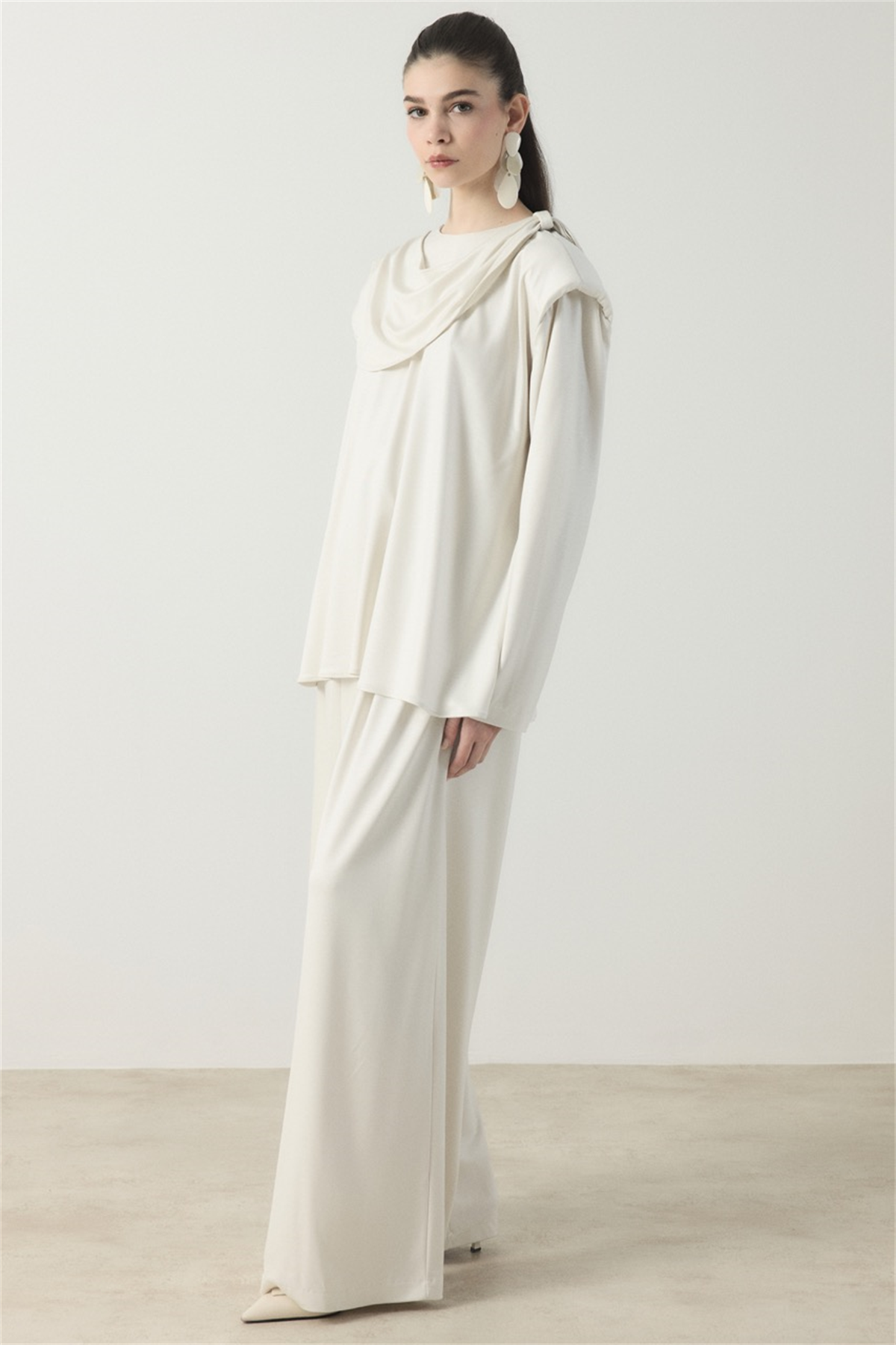 Maren Belden Fiyonklu Takım - Bej