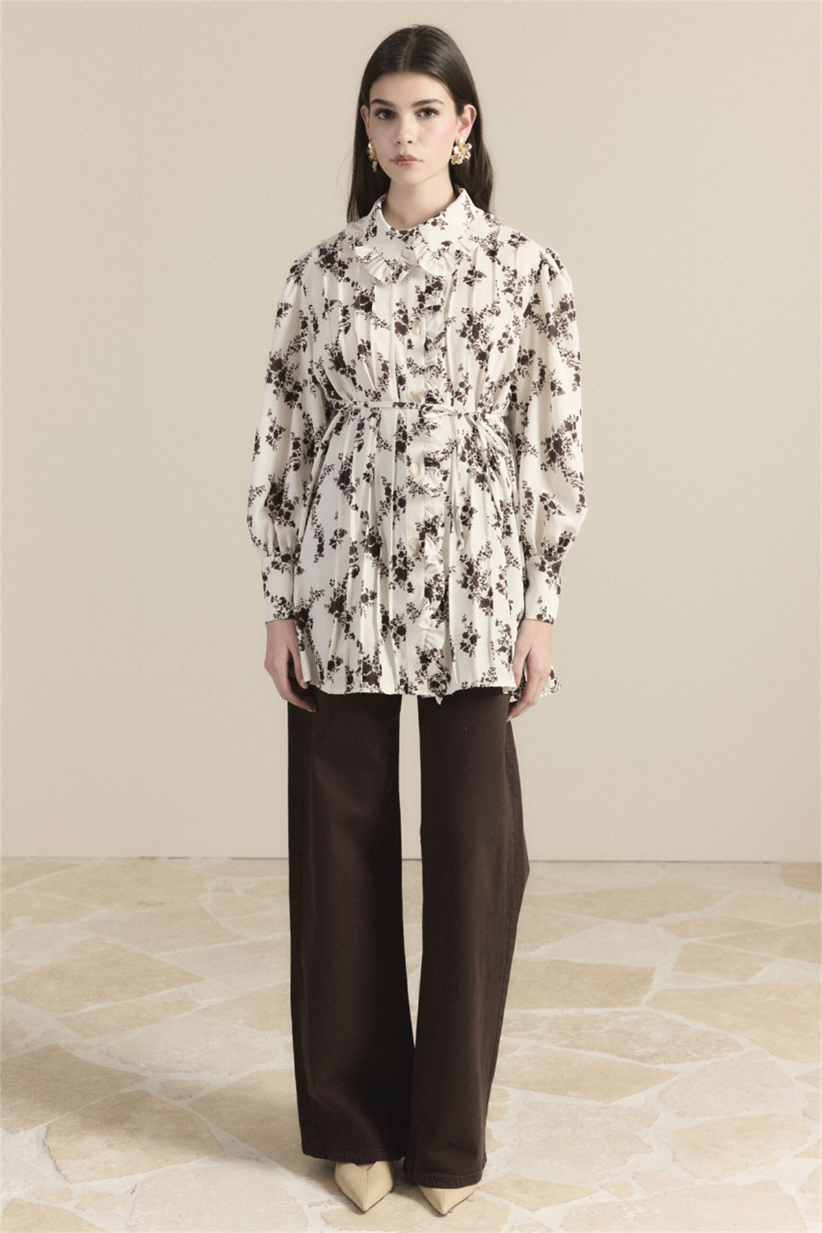 Nervürlü Fırfır Detay Desenli Gömlek - Kahve