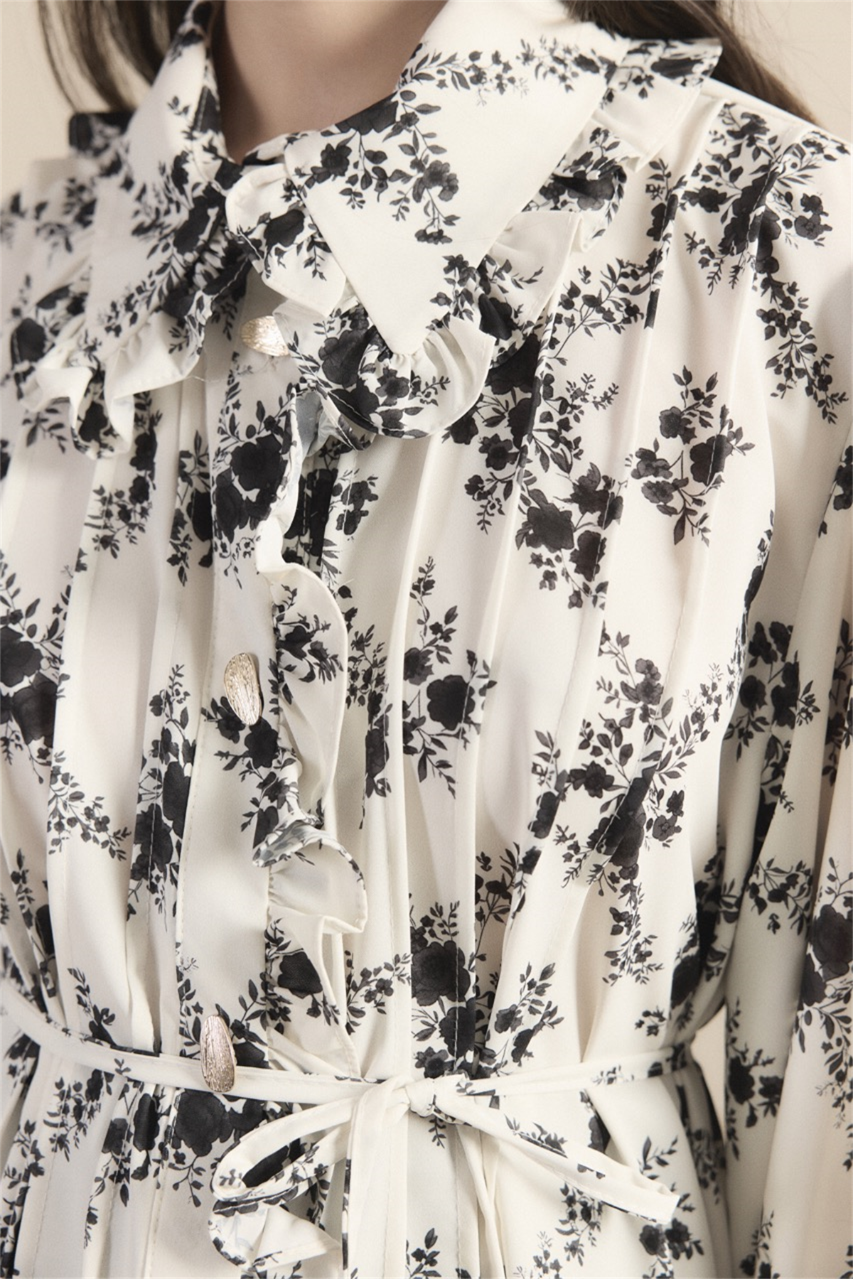 Nervürlü Fırfır Detay Desenli Gömlek - Siyah