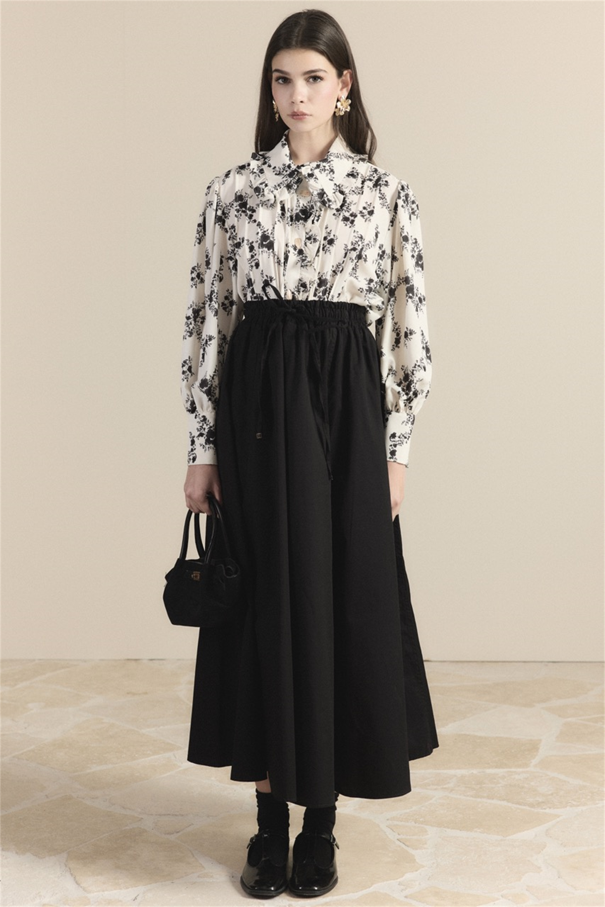 Nervürlü Fırfır Detay Desenli Gömlek - Siyah