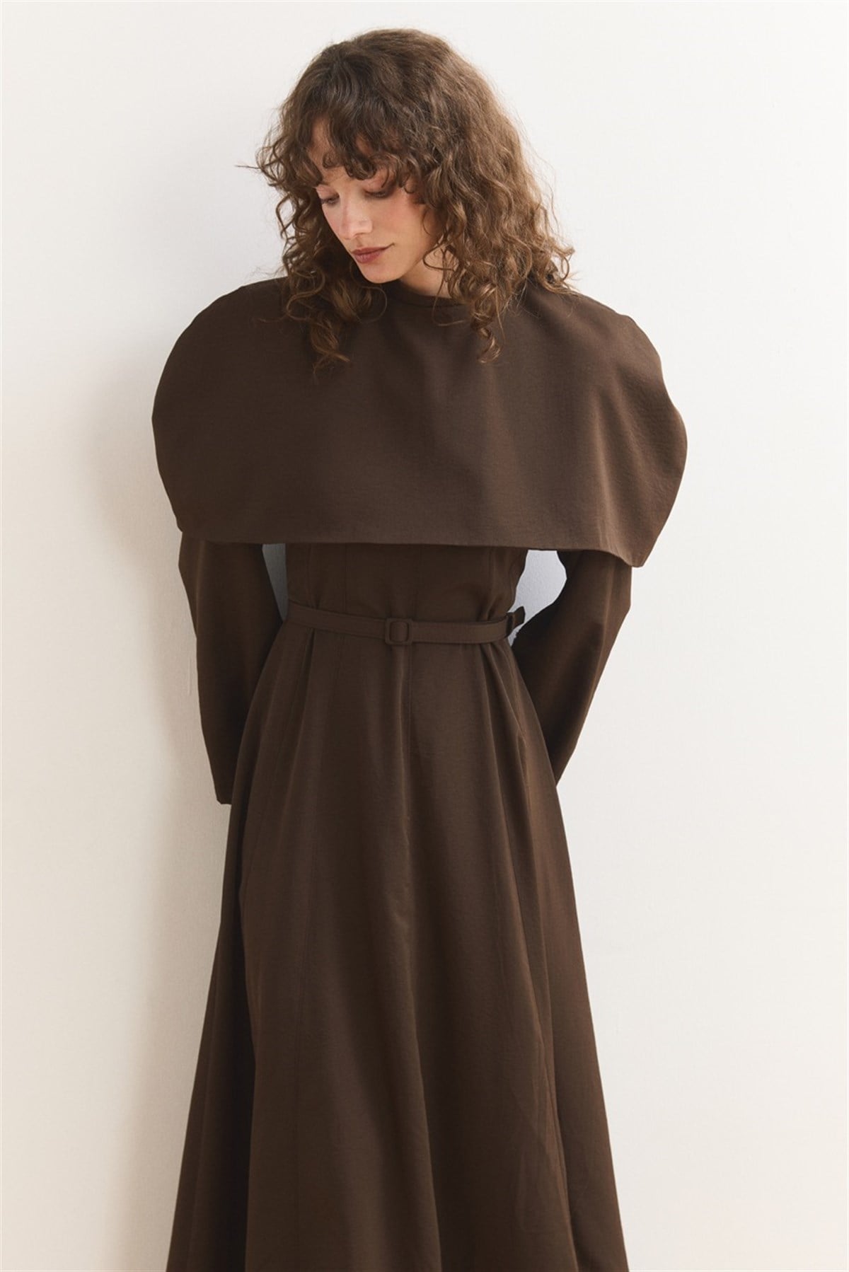 Omuz Allerli Moi Elbise - Kahve