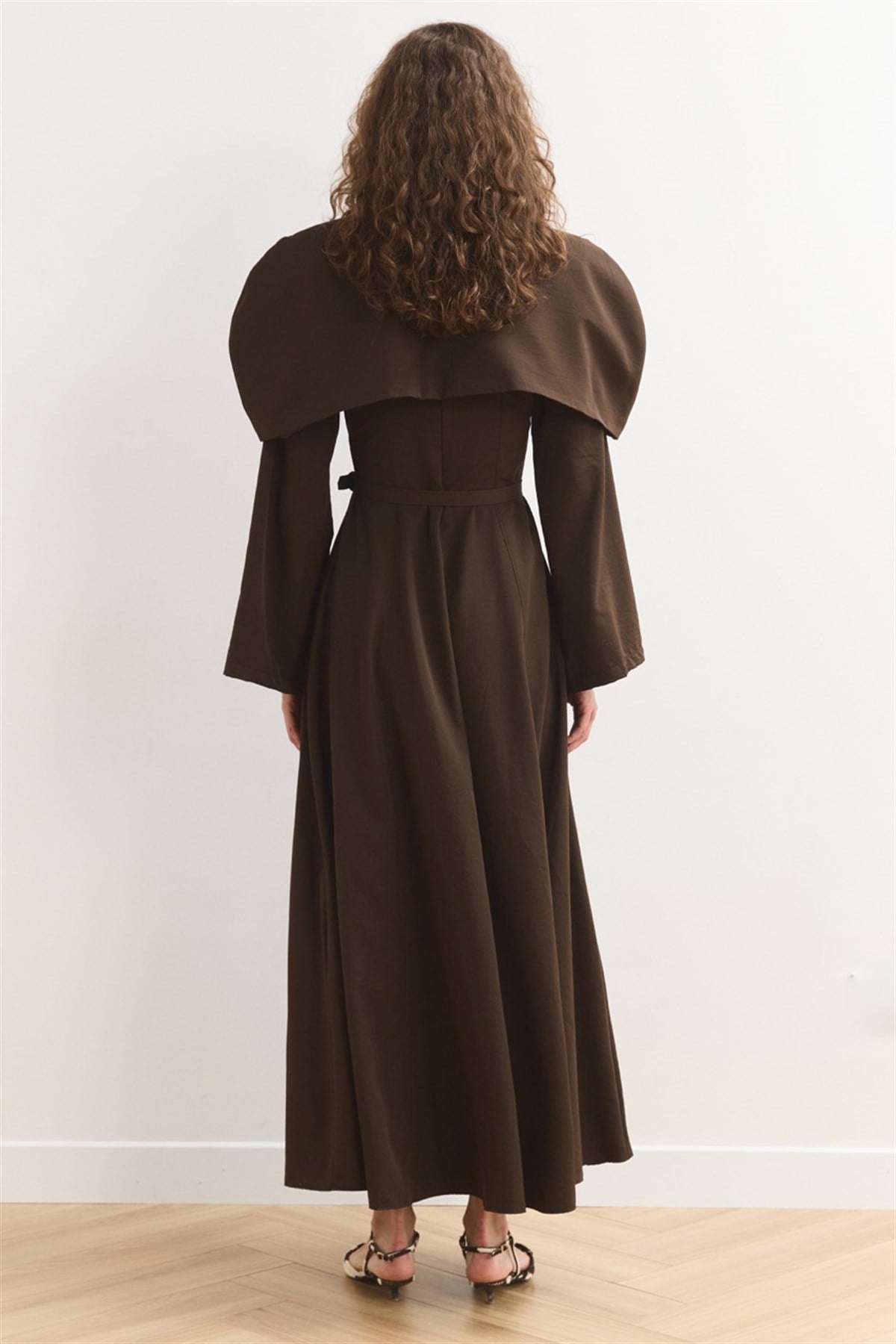 Omuz Allerli Moi Elbise - Kahve