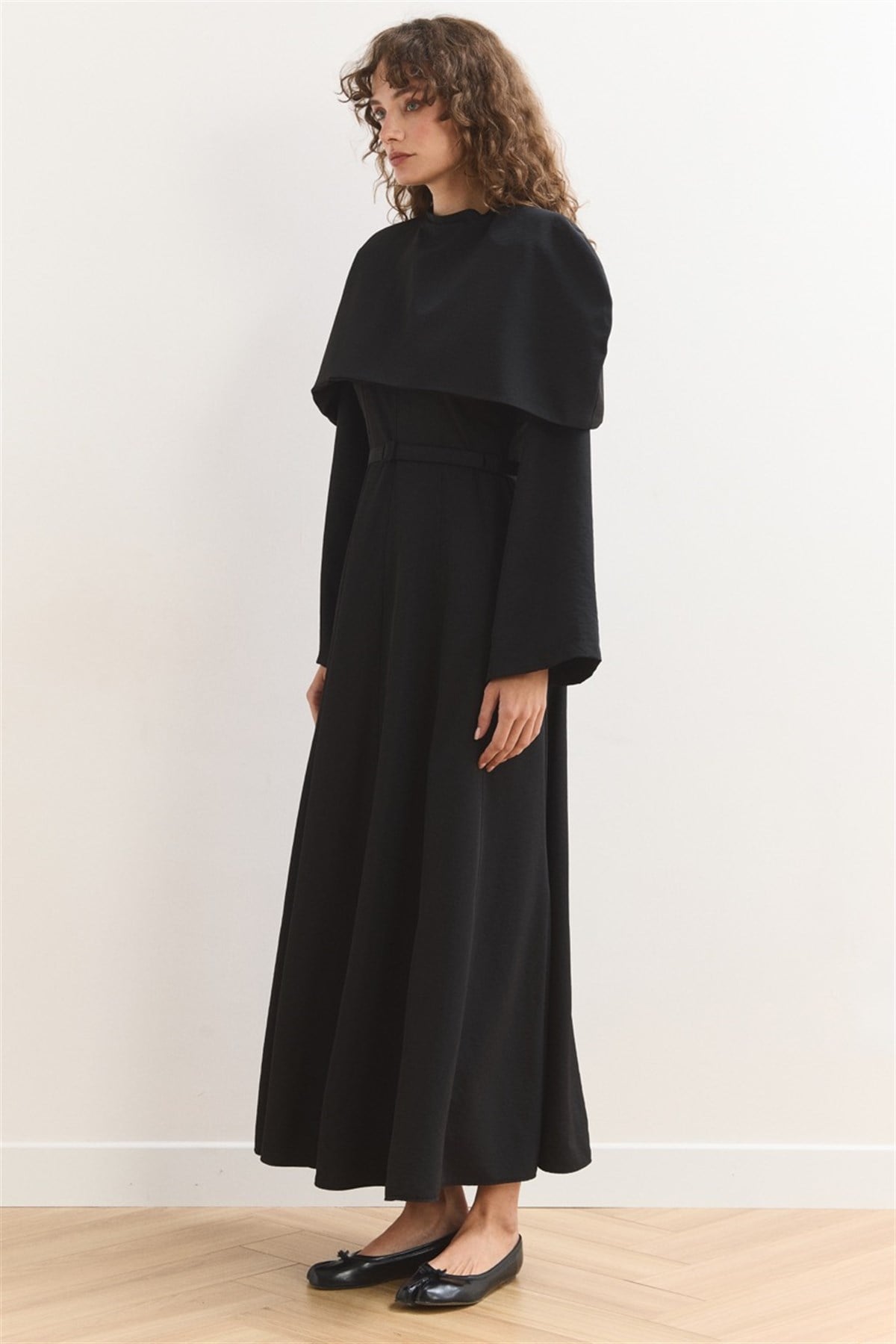 Omuz Allerli Moi Elbise - Siyah