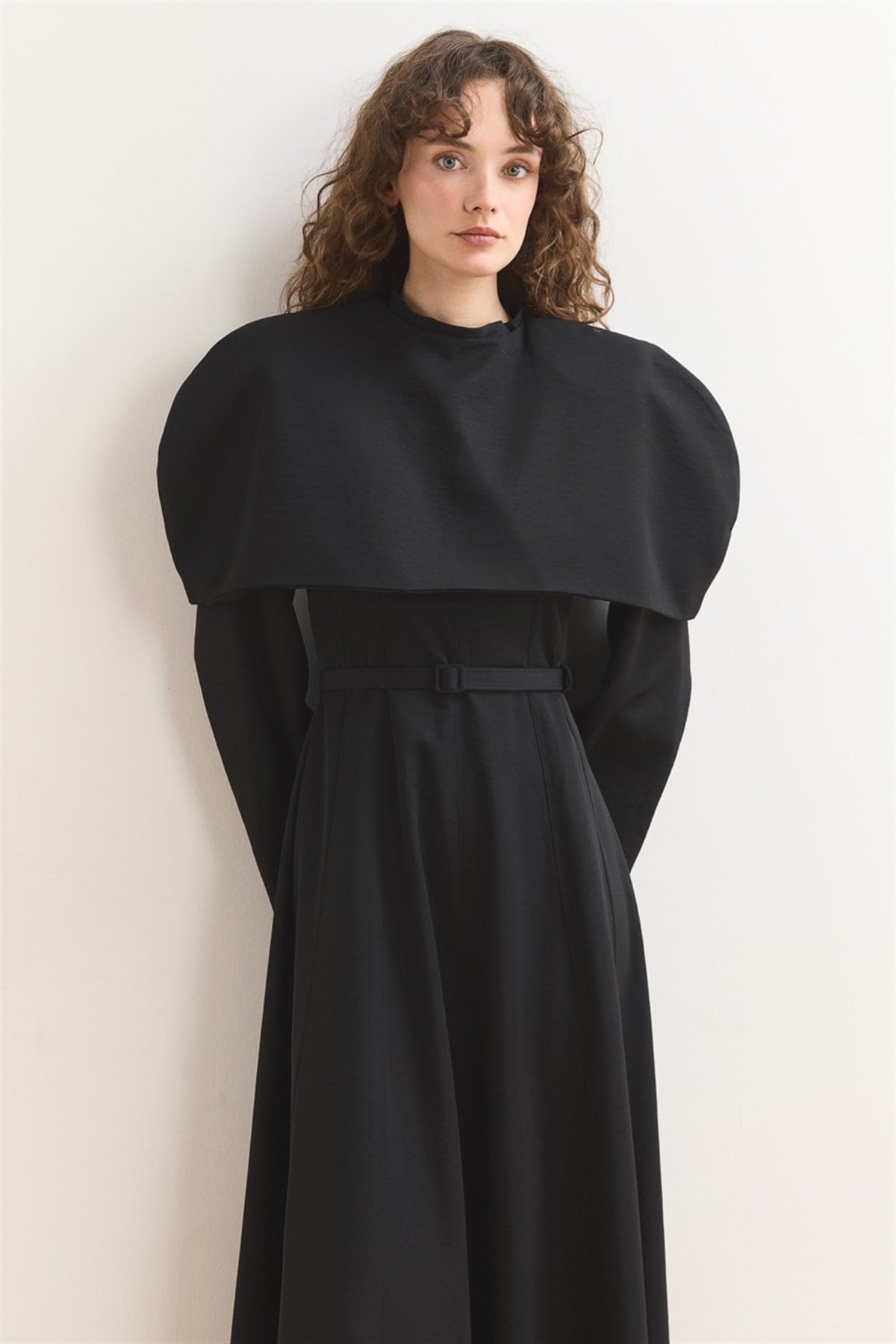 Omuz Allerli Moi Elbise - Siyah