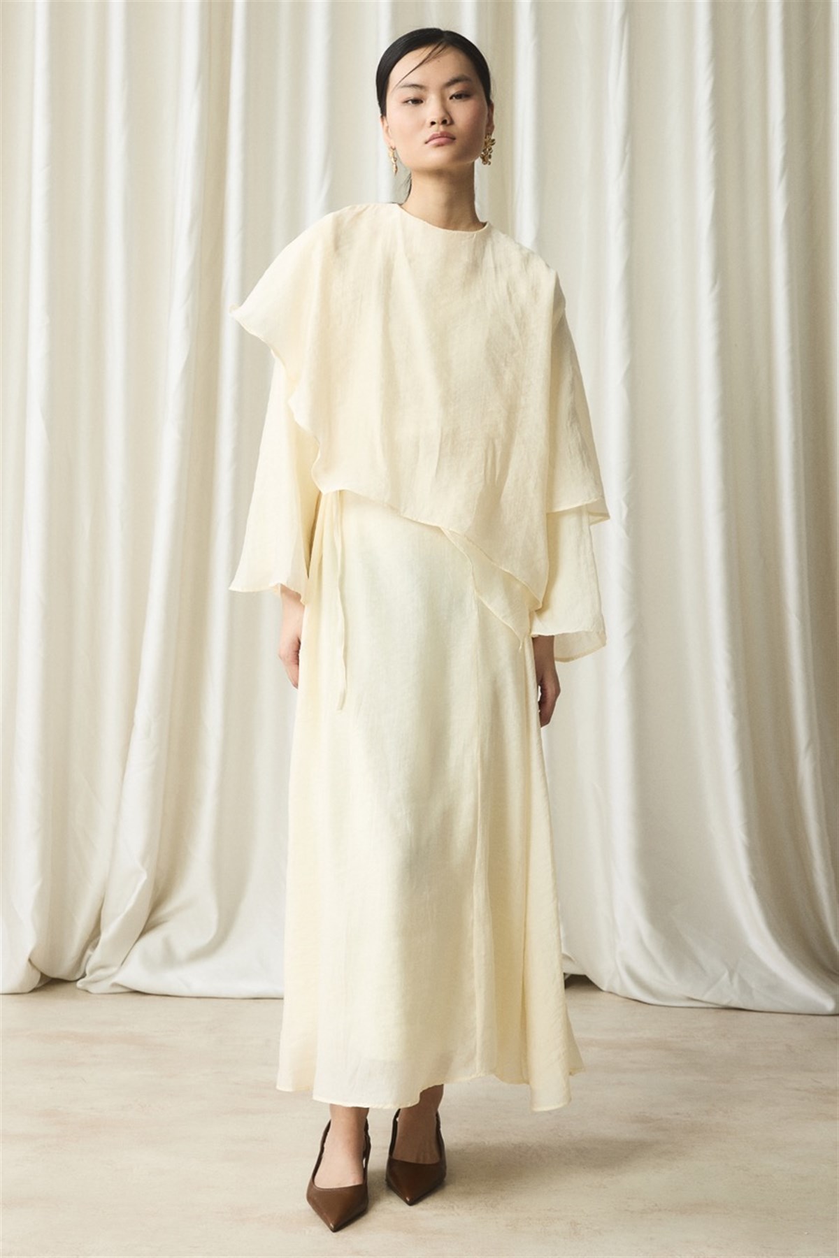 Omuz Detaylı Kemerli Elbise - Bej