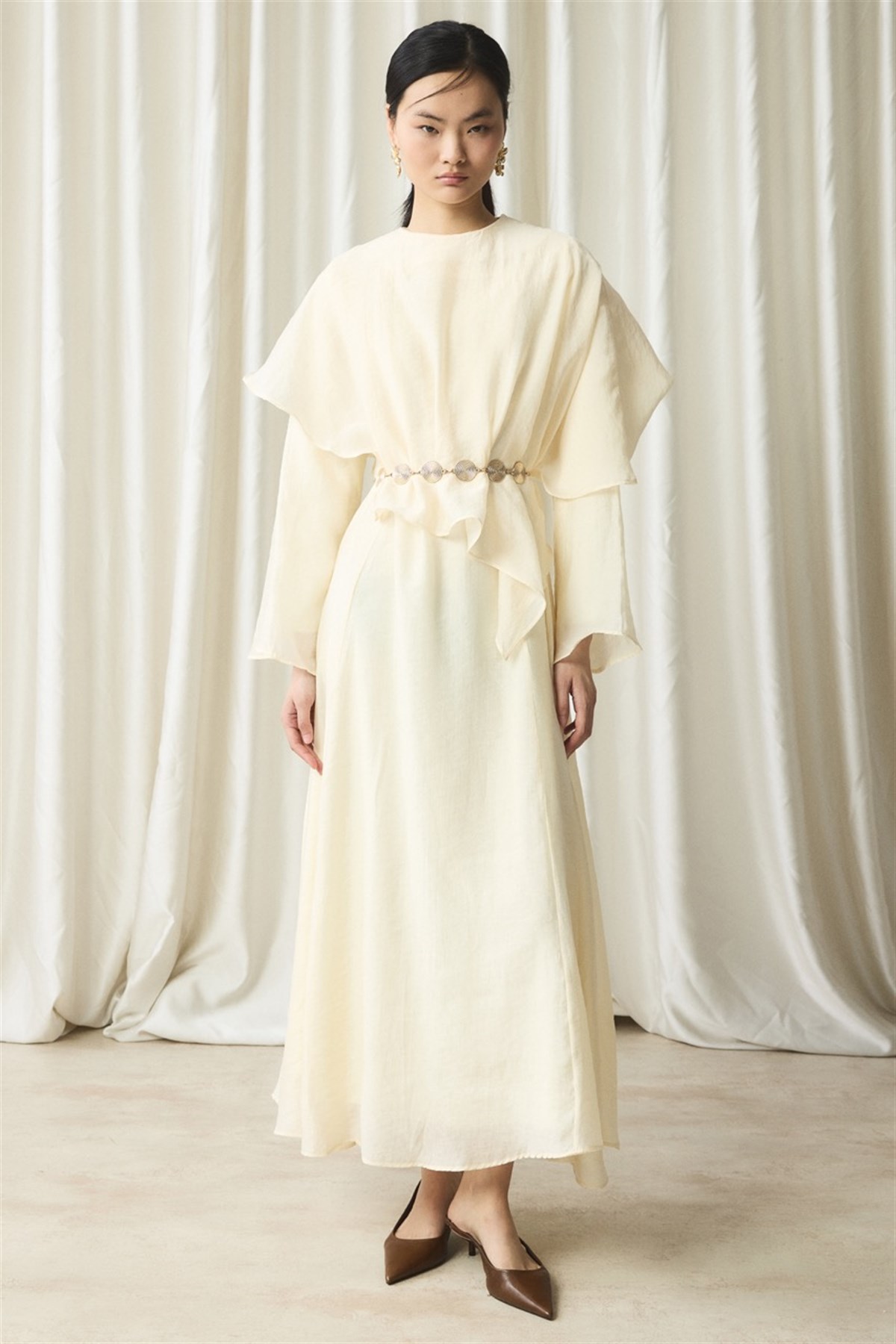 Omuz Detaylı Kemerli Elbise - Bej