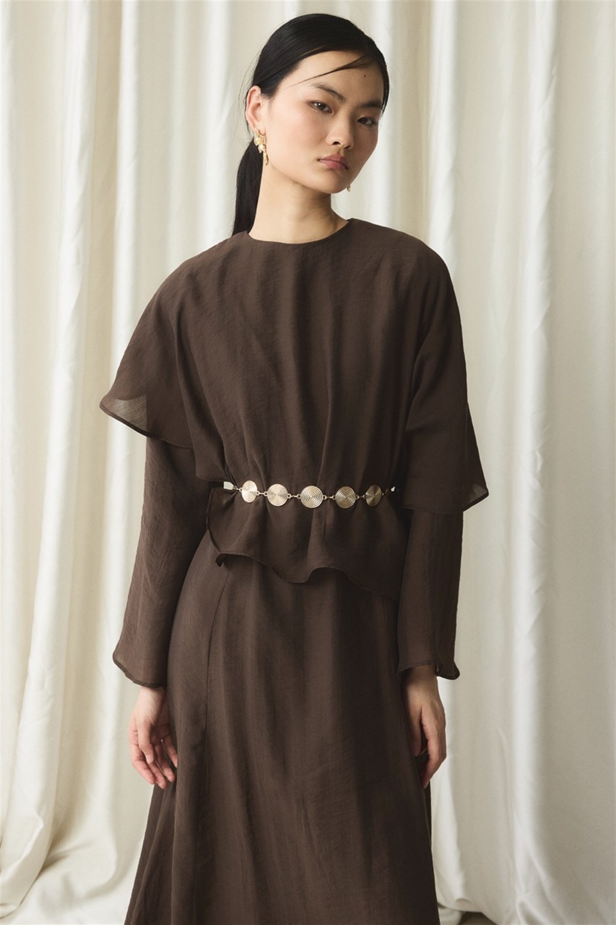 Omuz Detaylı Kemerli Elbise - Kahve