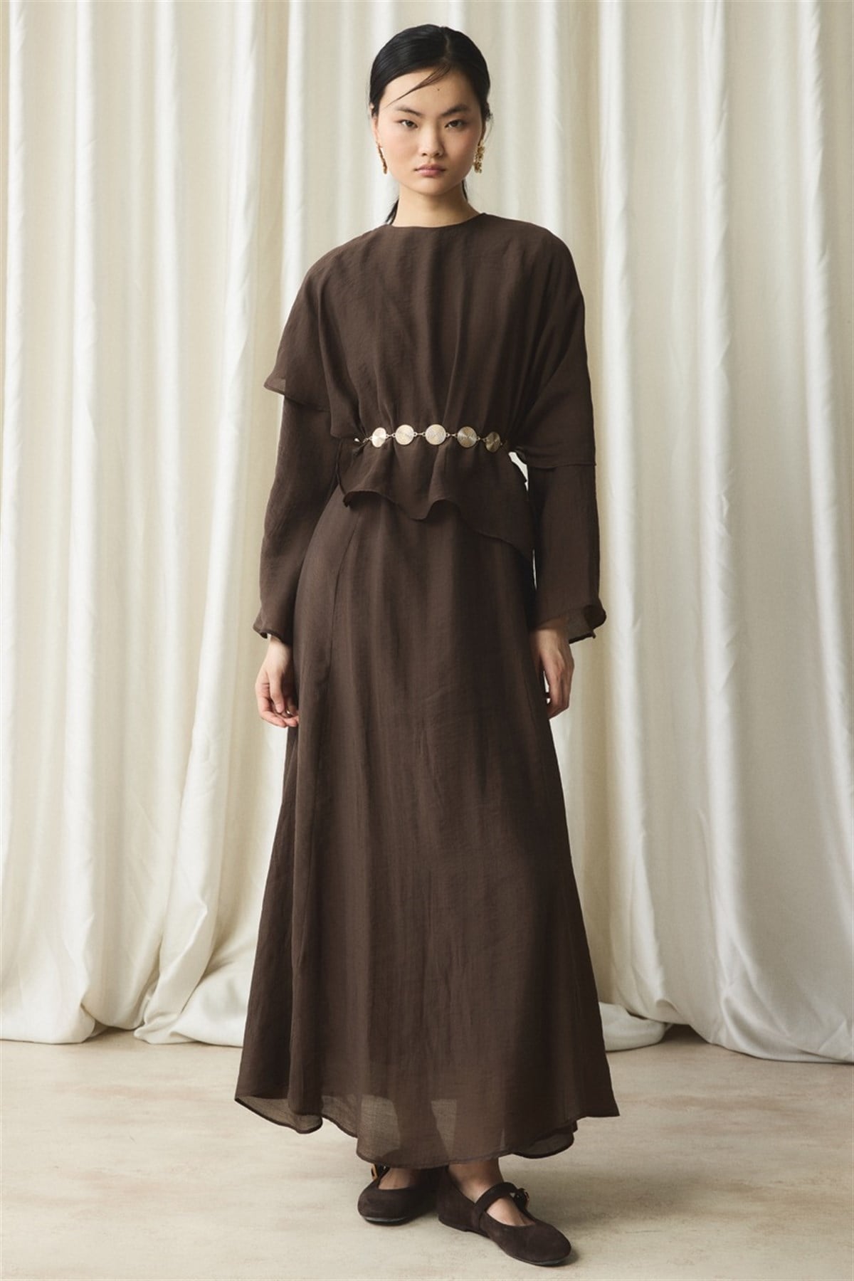 Omuz Detaylı Kemerli Elbise - Kahve