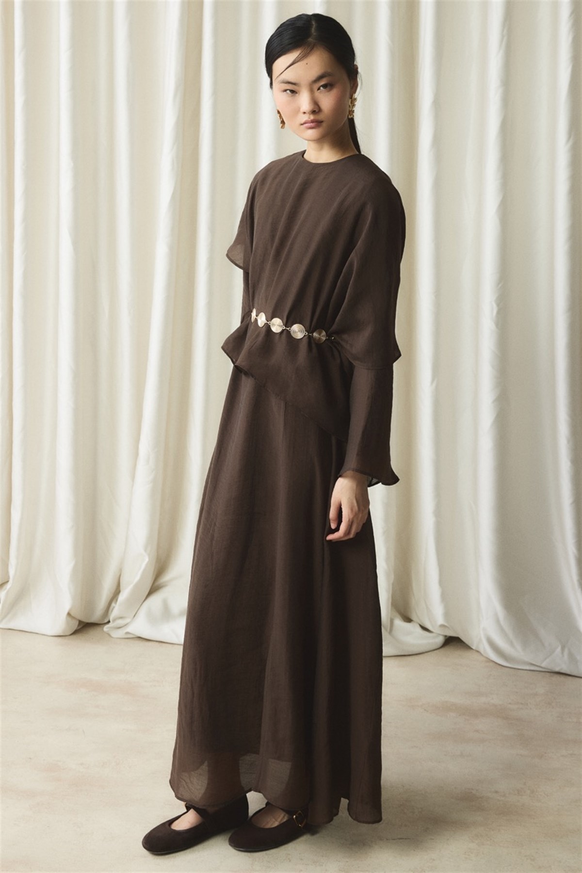 Omuz Detaylı Kemerli Elbise - Kahve